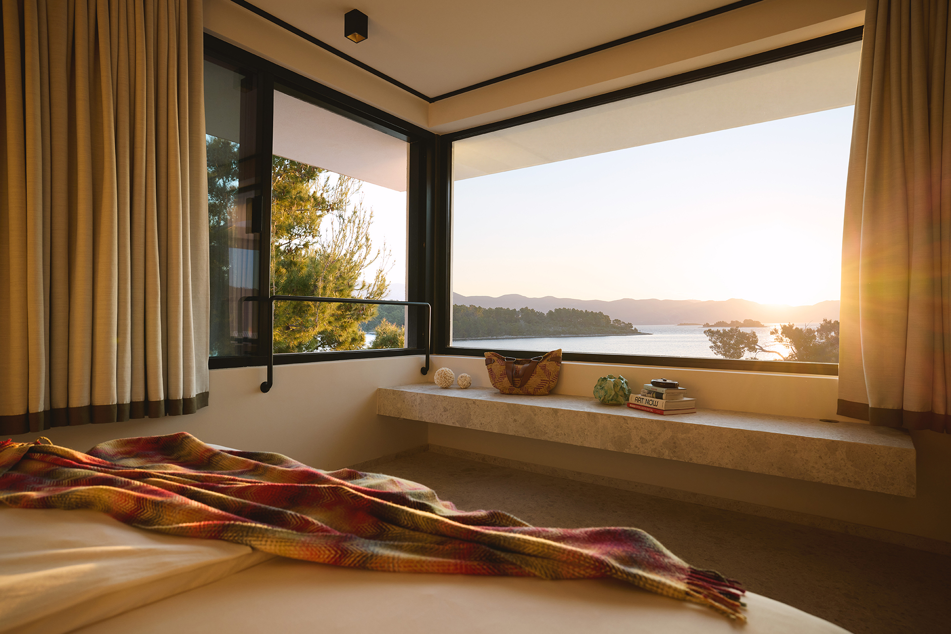 lumbarda-house_house_lumbarda-croatia_interior-bedroom-view.jpg
