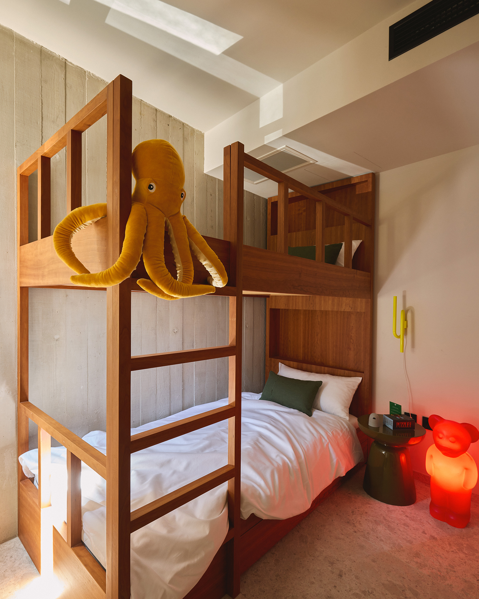 lumbarda-house_house_lumbarda-croatia_interior-bunk-beds.jpg