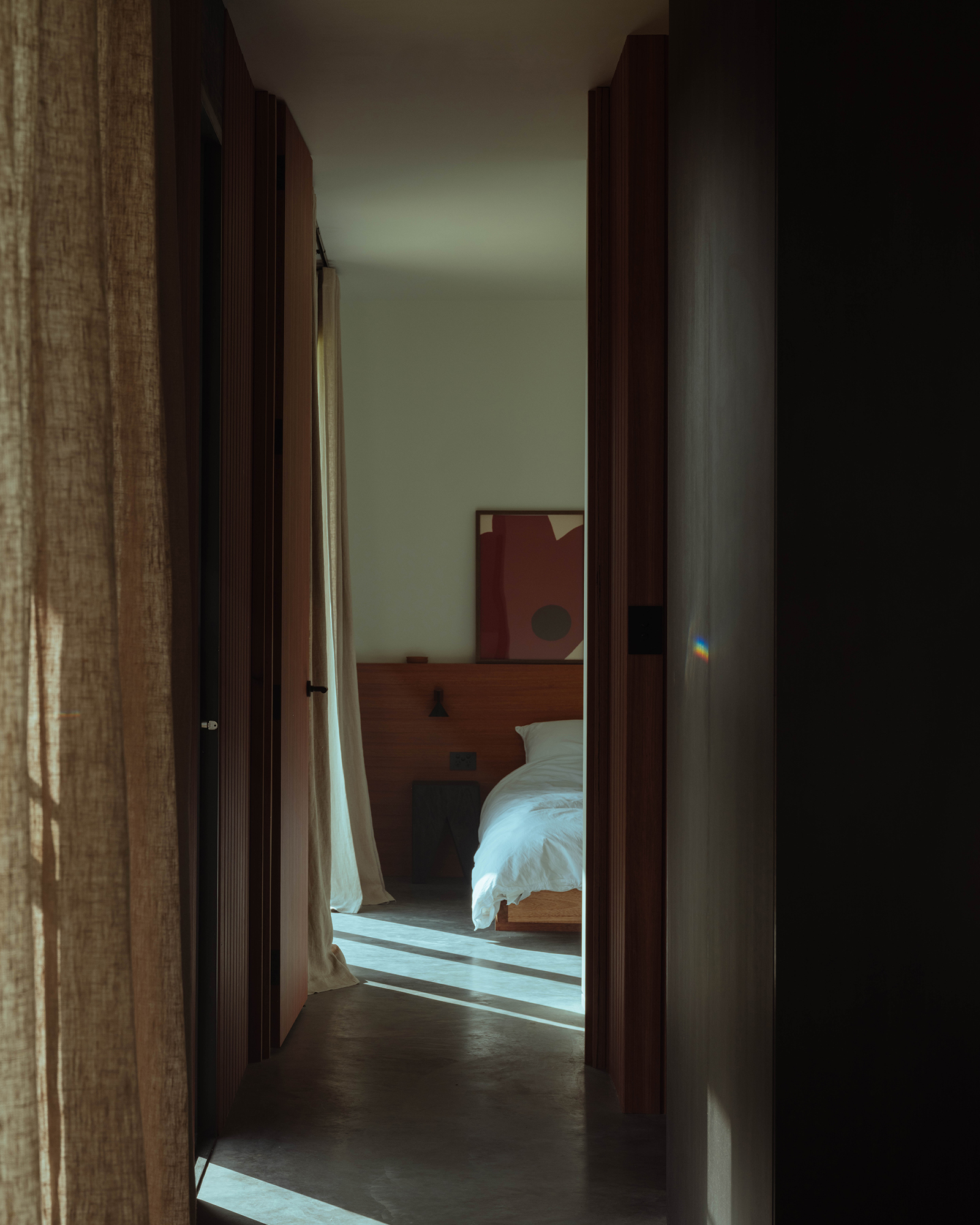 ember-mudgee_country-house_new-south-wales-australia_interior-bed-room.jpg