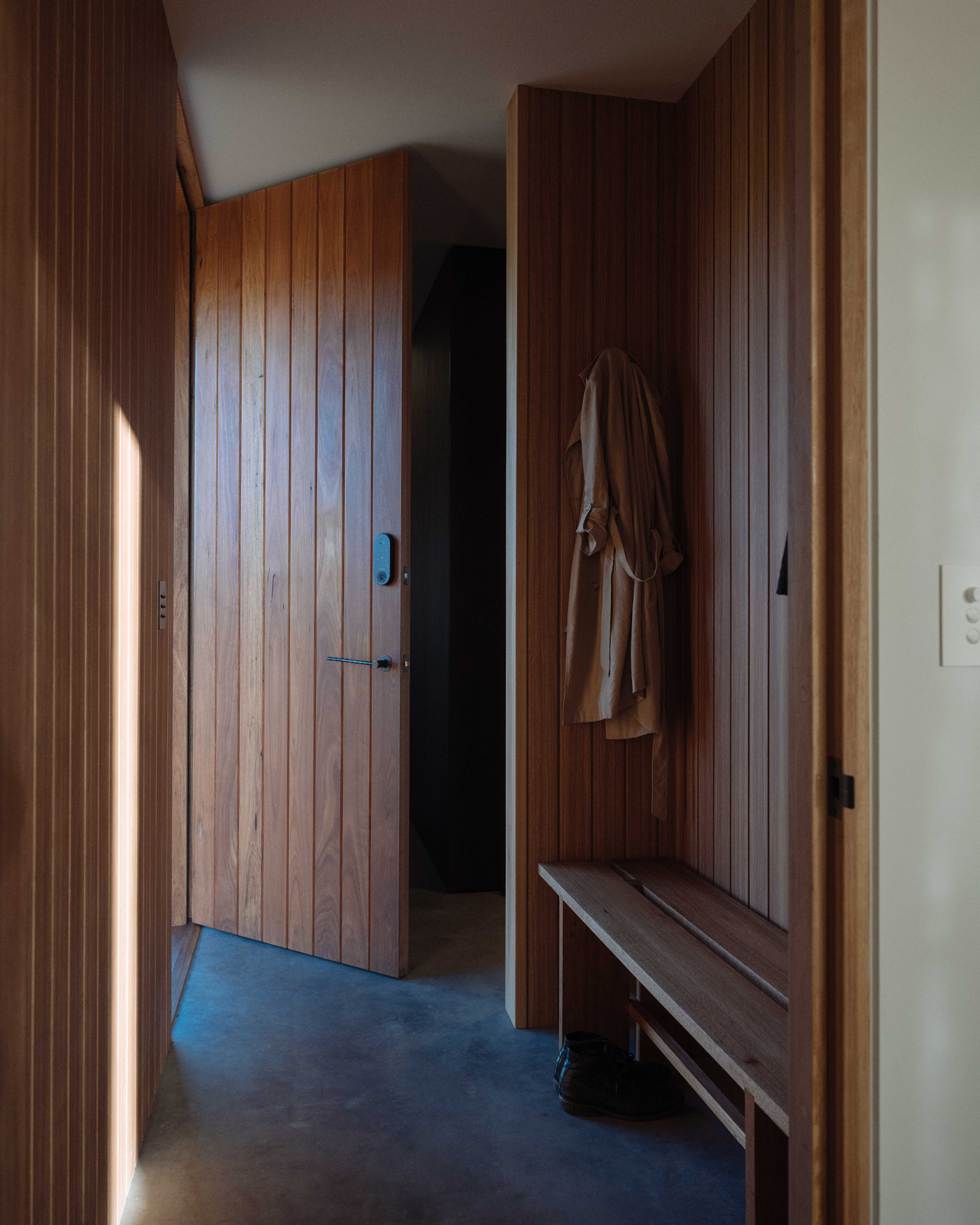 ember-mudgee_country-house_new-south-wales-australia_interior-wood.jpg