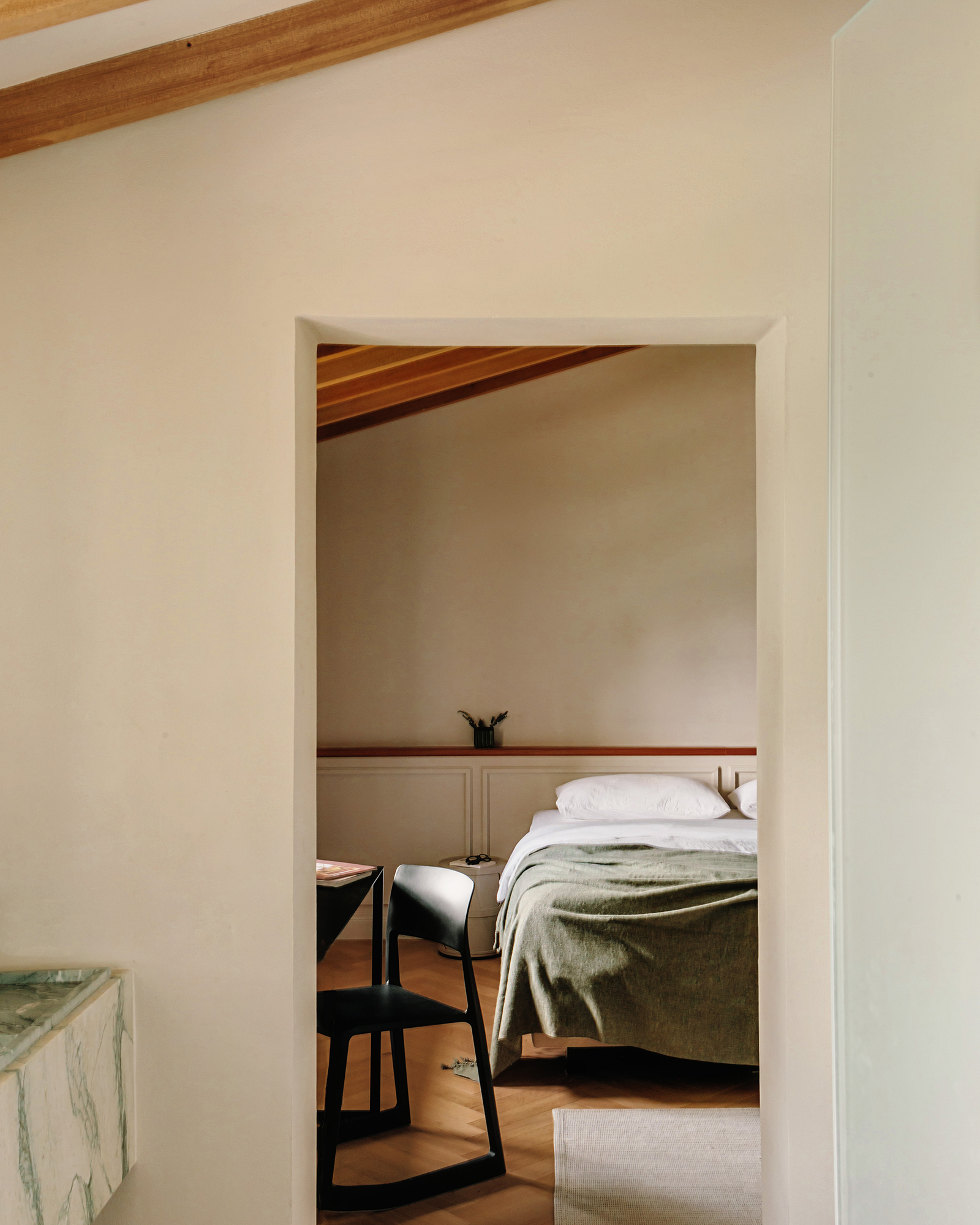 montechiaro_house_lucca-tuscany-italy_interior-bed-room-design.jpg