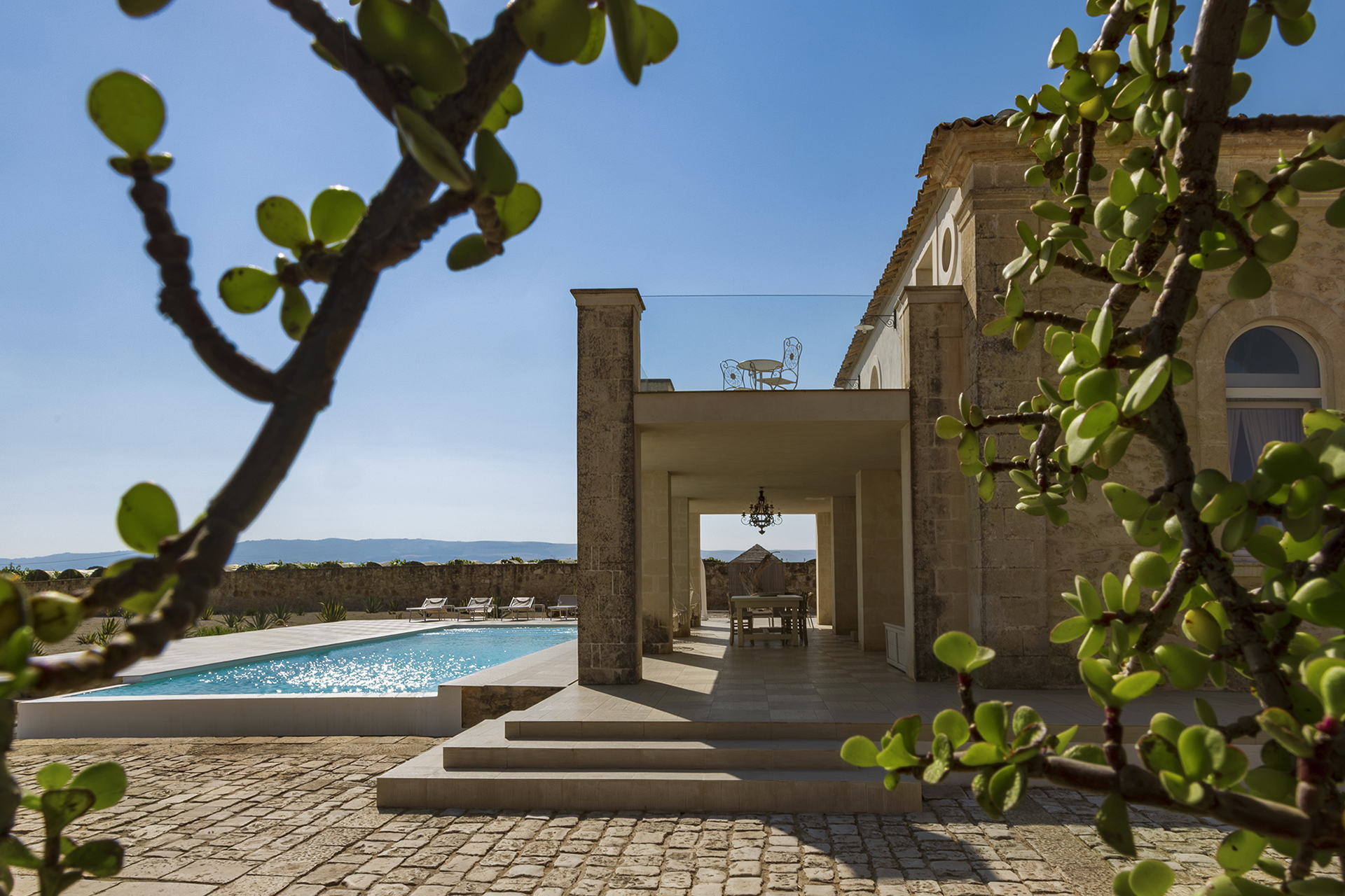 la-corte-del-vespro_villa_sicily-italy_exterior.jpg