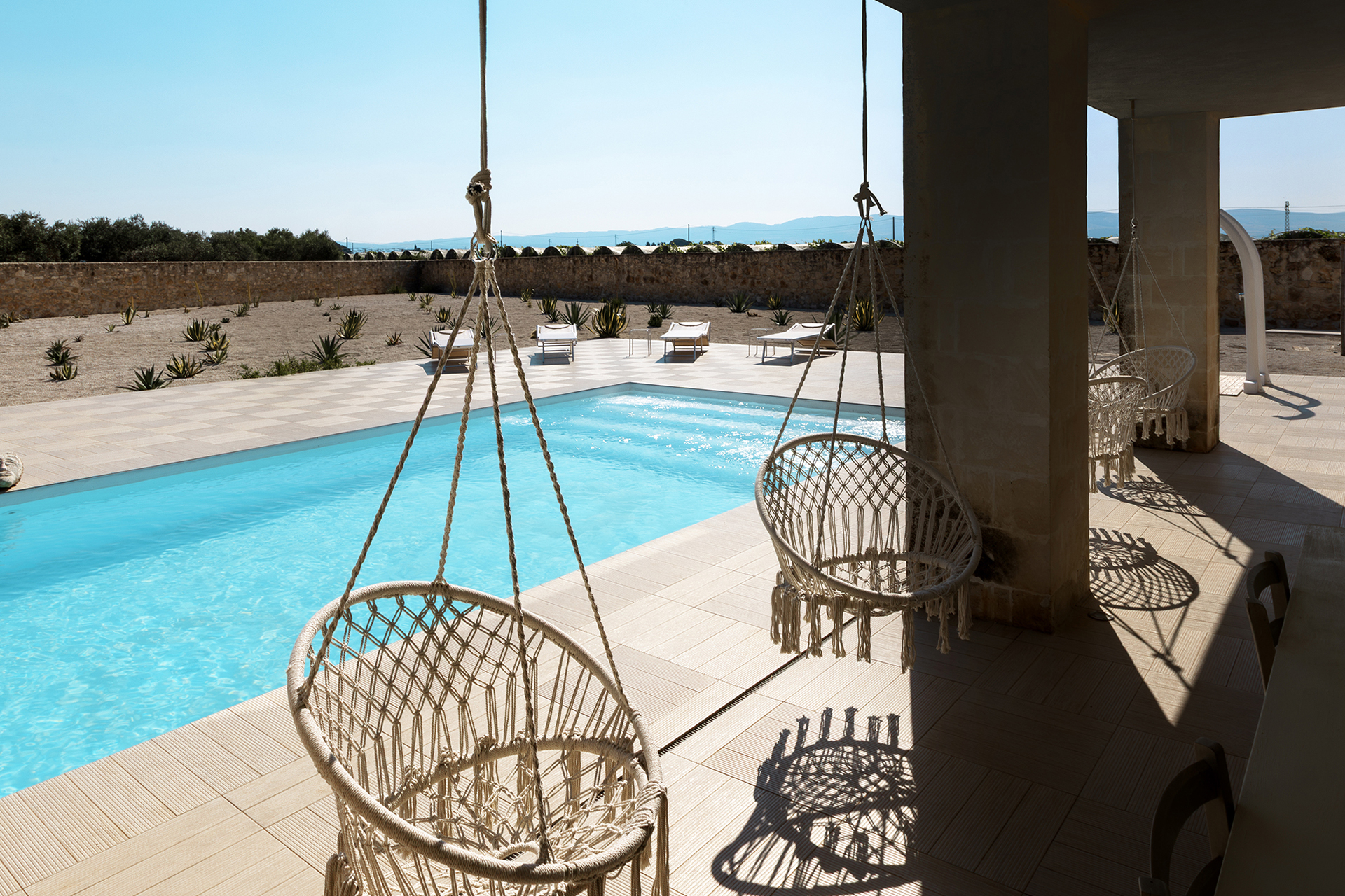 la-corte-del-vespro_villa_sicily-italy_exterior-pool.jpg