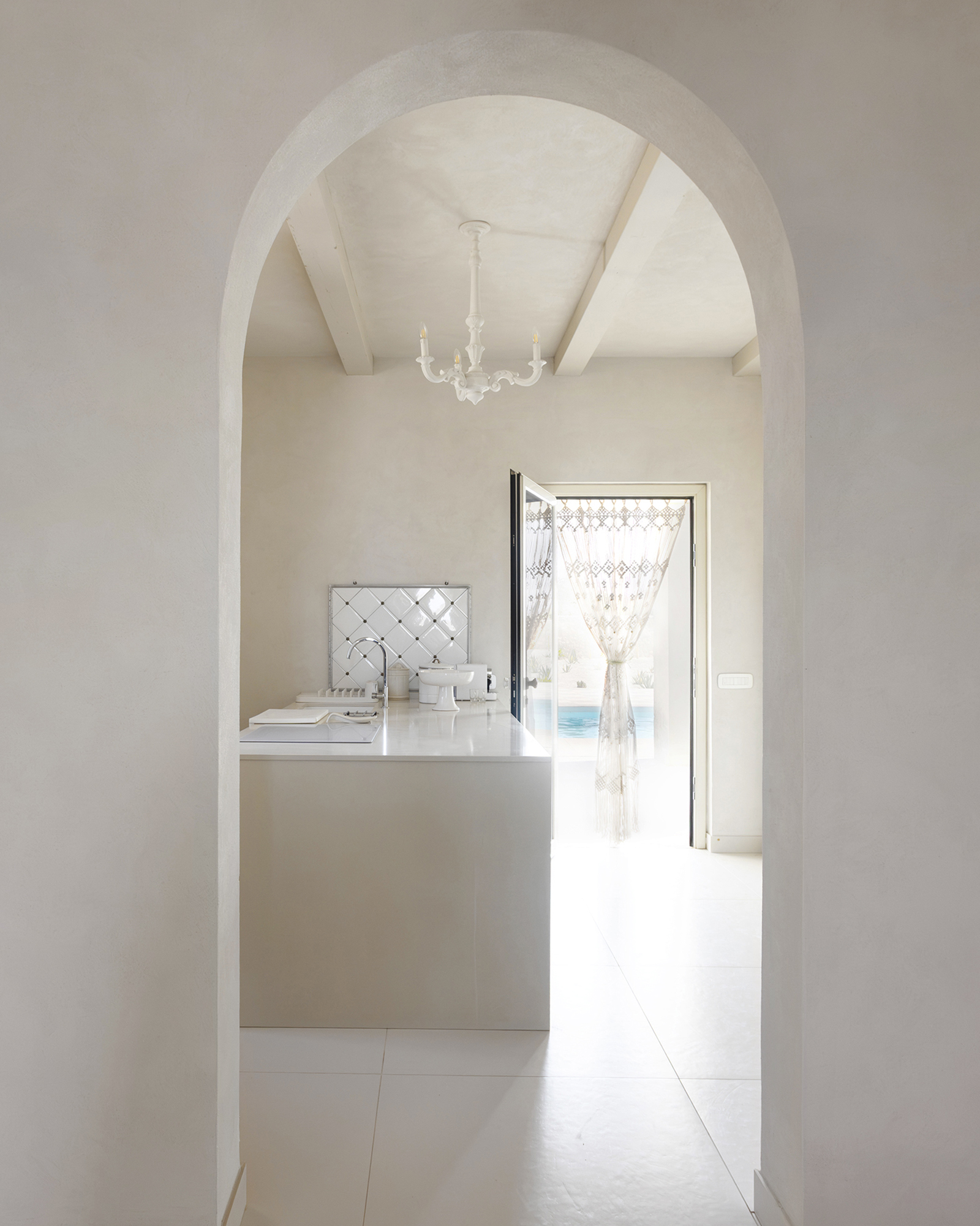la-corte-del-vespro_villa_sicily-italy_interior-arch.jpg