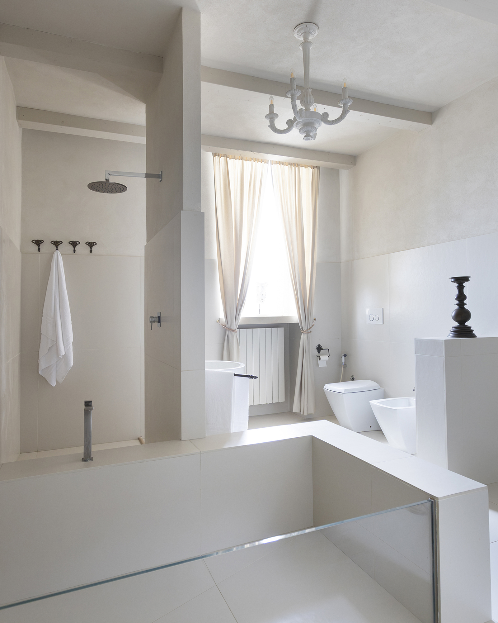 la-corte-del-vespro_villa_sicily-italy_interior-bath-room.jpg