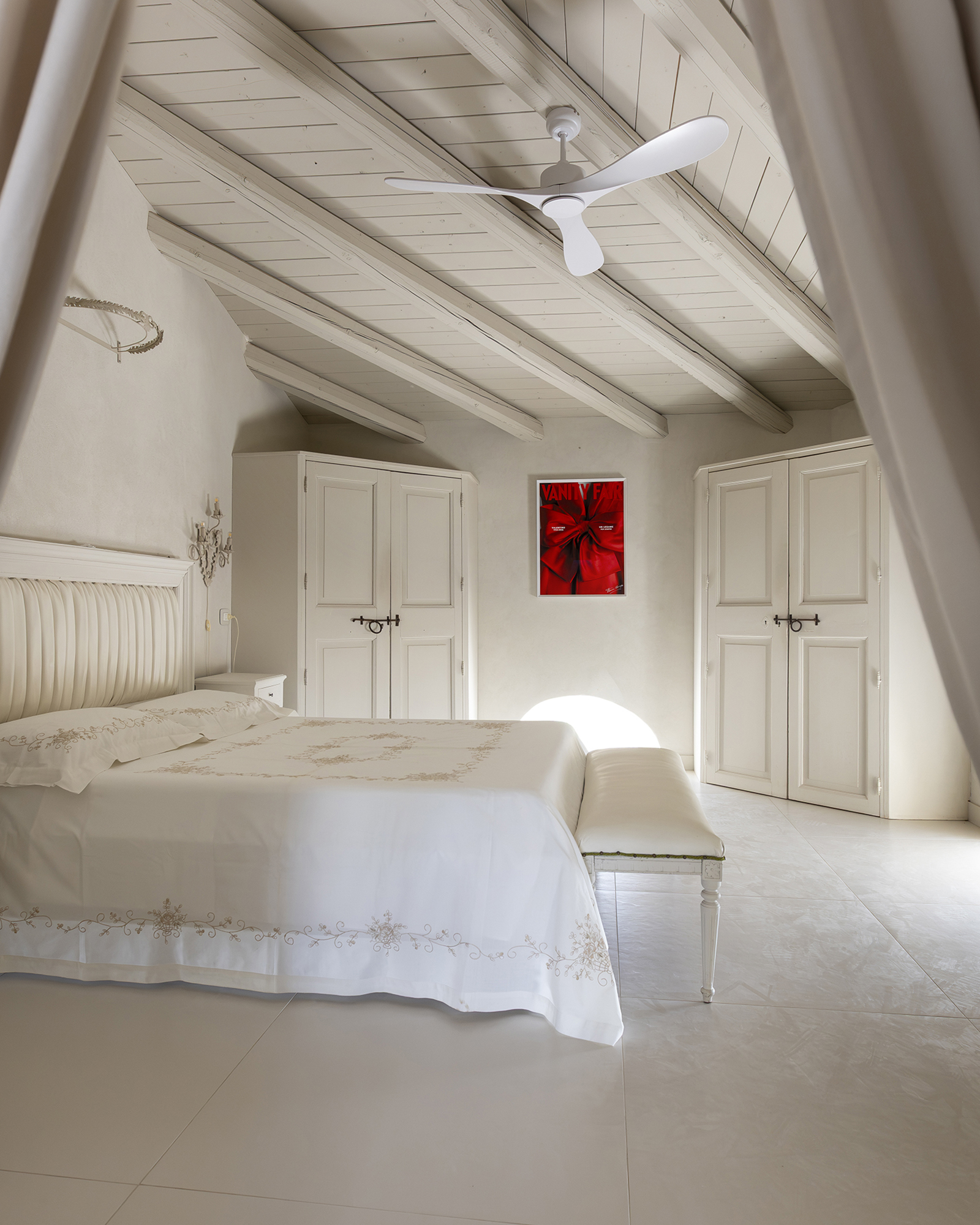 la-corte-del-vespro_villa_sicily-italy_interior-bed-room-space.jpg