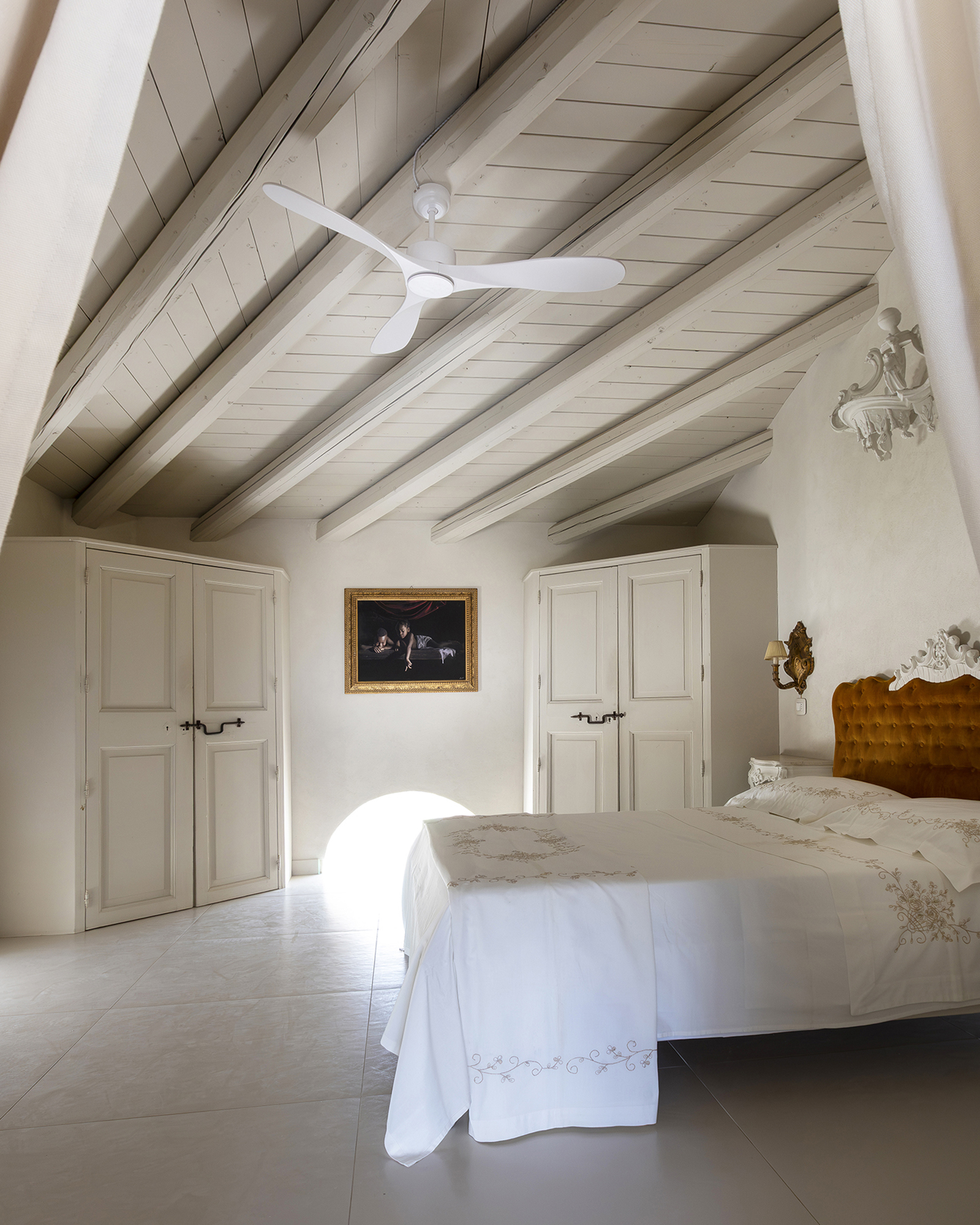 la-corte-del-vespro_villa_sicily-italy_interior-bedroom-design.jpg