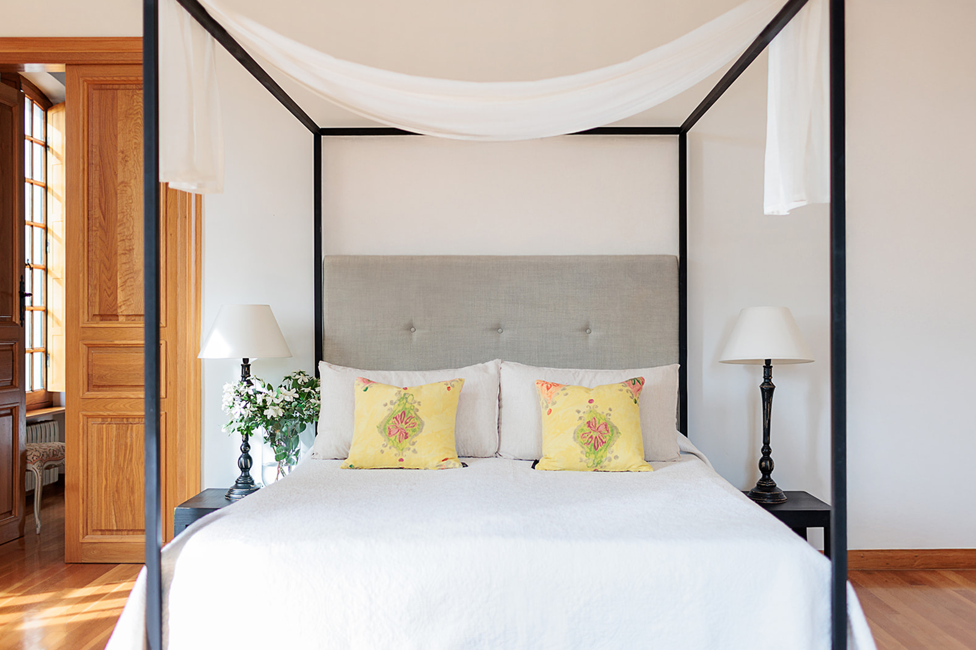 finca-parrilla_villa_andalusia-spain_interior-bed-room-detail.jpg