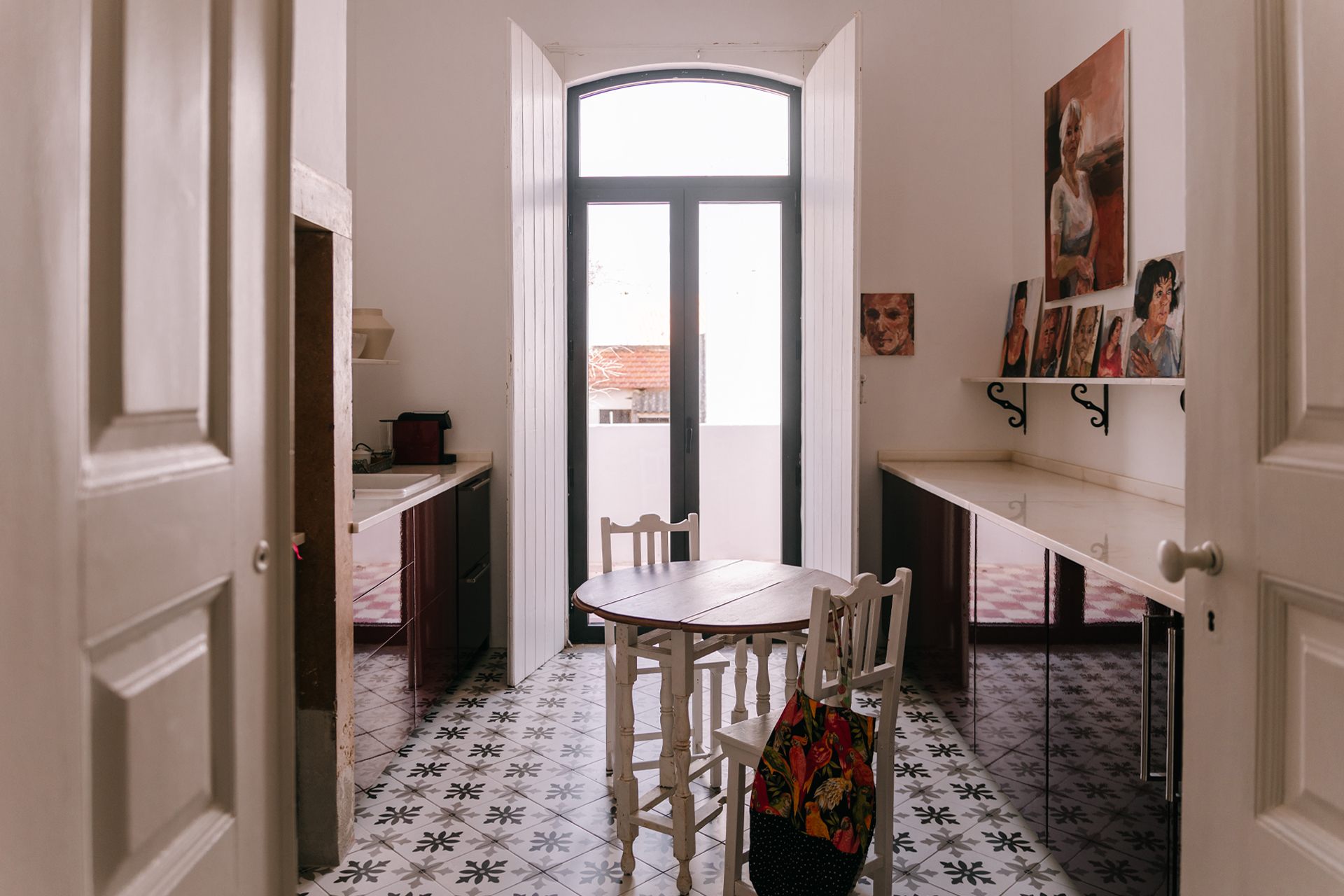 casa-melchior_house_portimao-portugal_melchior-one-interior-kitchen.jpg