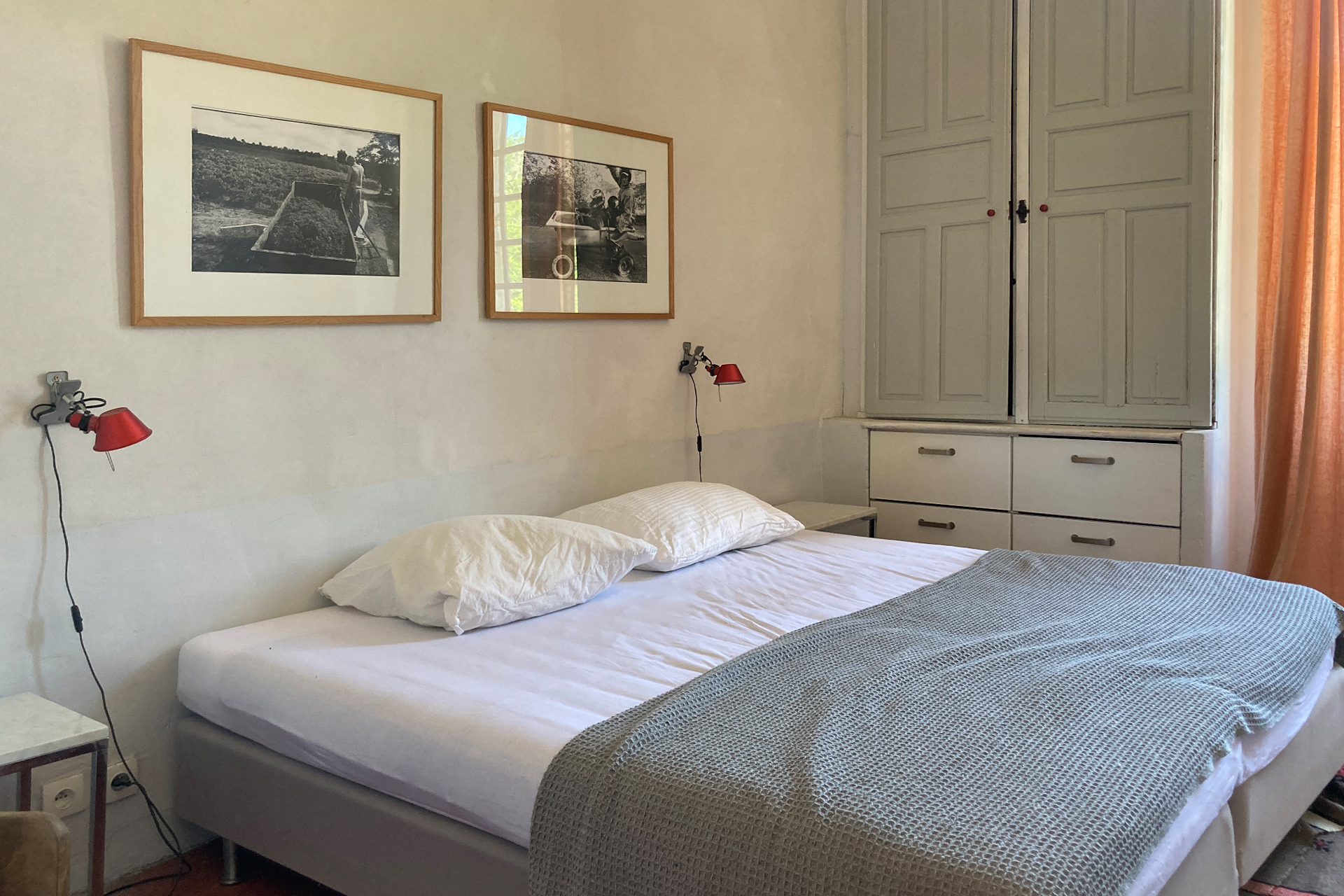 the-linen-mill_bed&breakfast_occitanie-france_apartment-tomate-interior-bedroom.jpg
