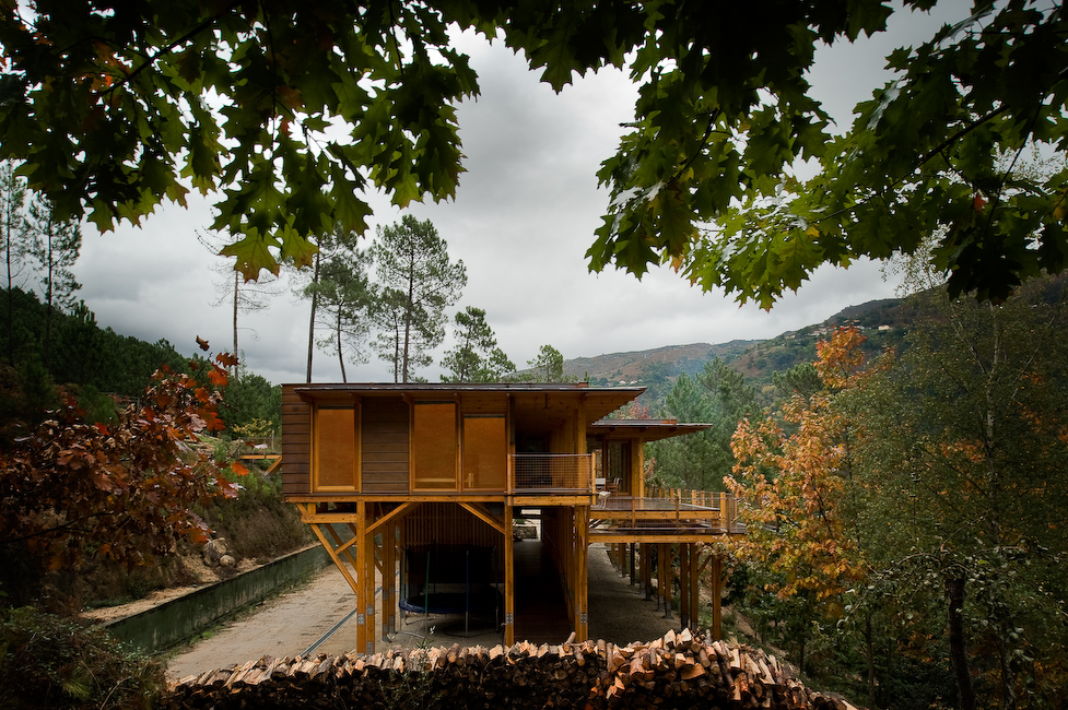 Hillside-House_Rio-Caldo_Braga-Portugal_002.jpg