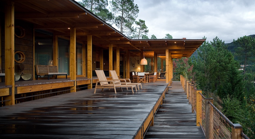 Hillside-House_Rio-Caldo_Braga-Portugal_003.jpg