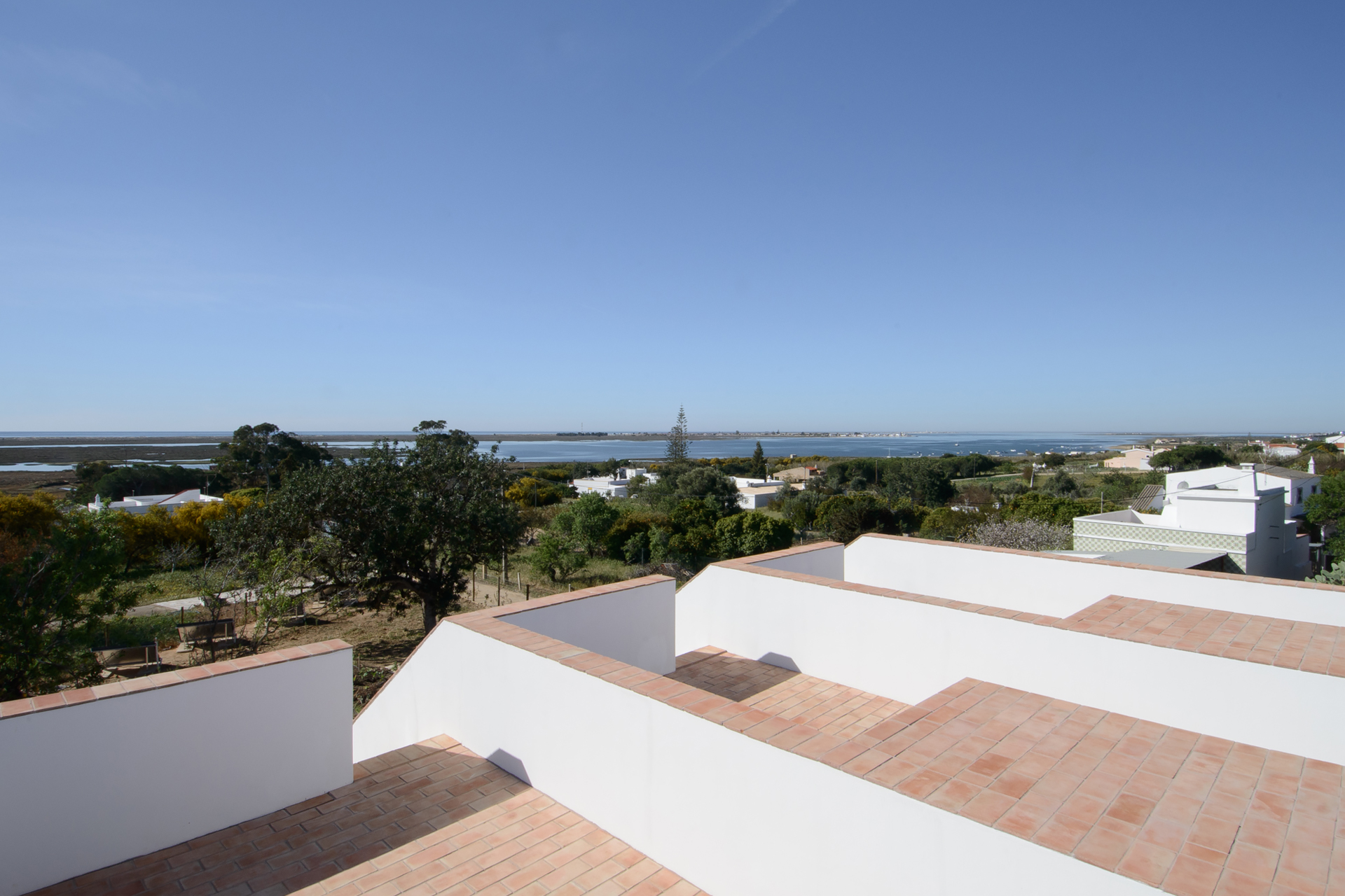 casa-modesta_small-hotel_Olhão_Portugal_room-with-terrace-rooftop.jpg