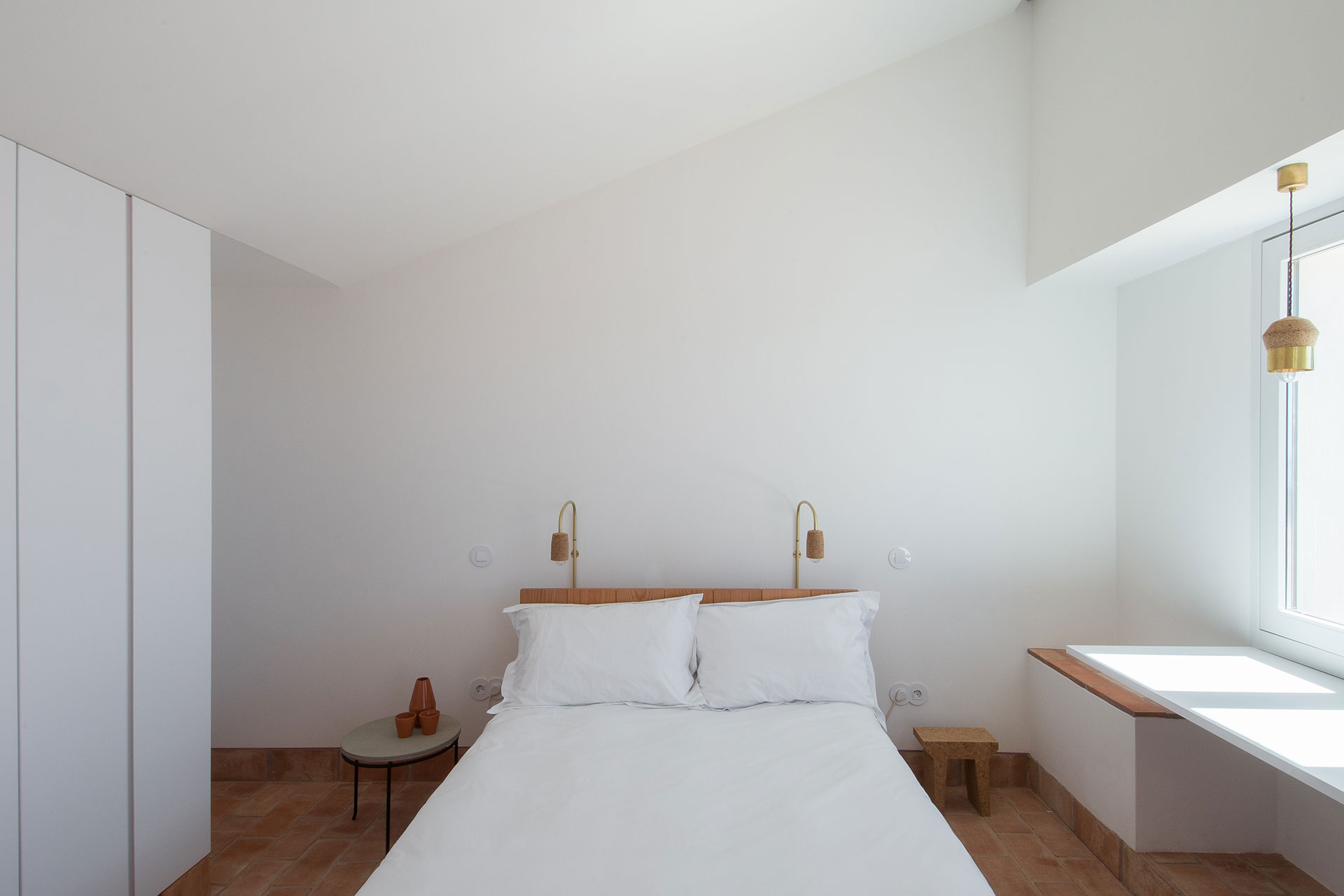 casa-modesta_small-hotel_faro-portugal_interior-premium-bedroom.jpg
