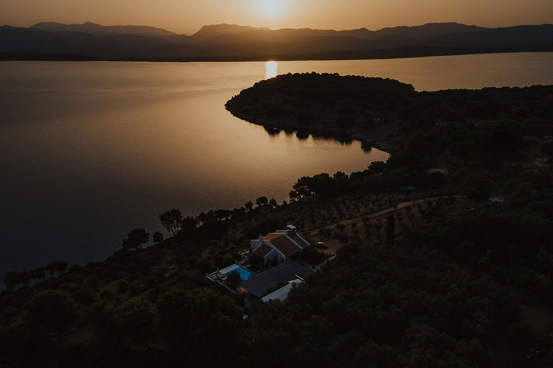 villa-amalia_villa_sparto-greece_exterior-sunset.jpg