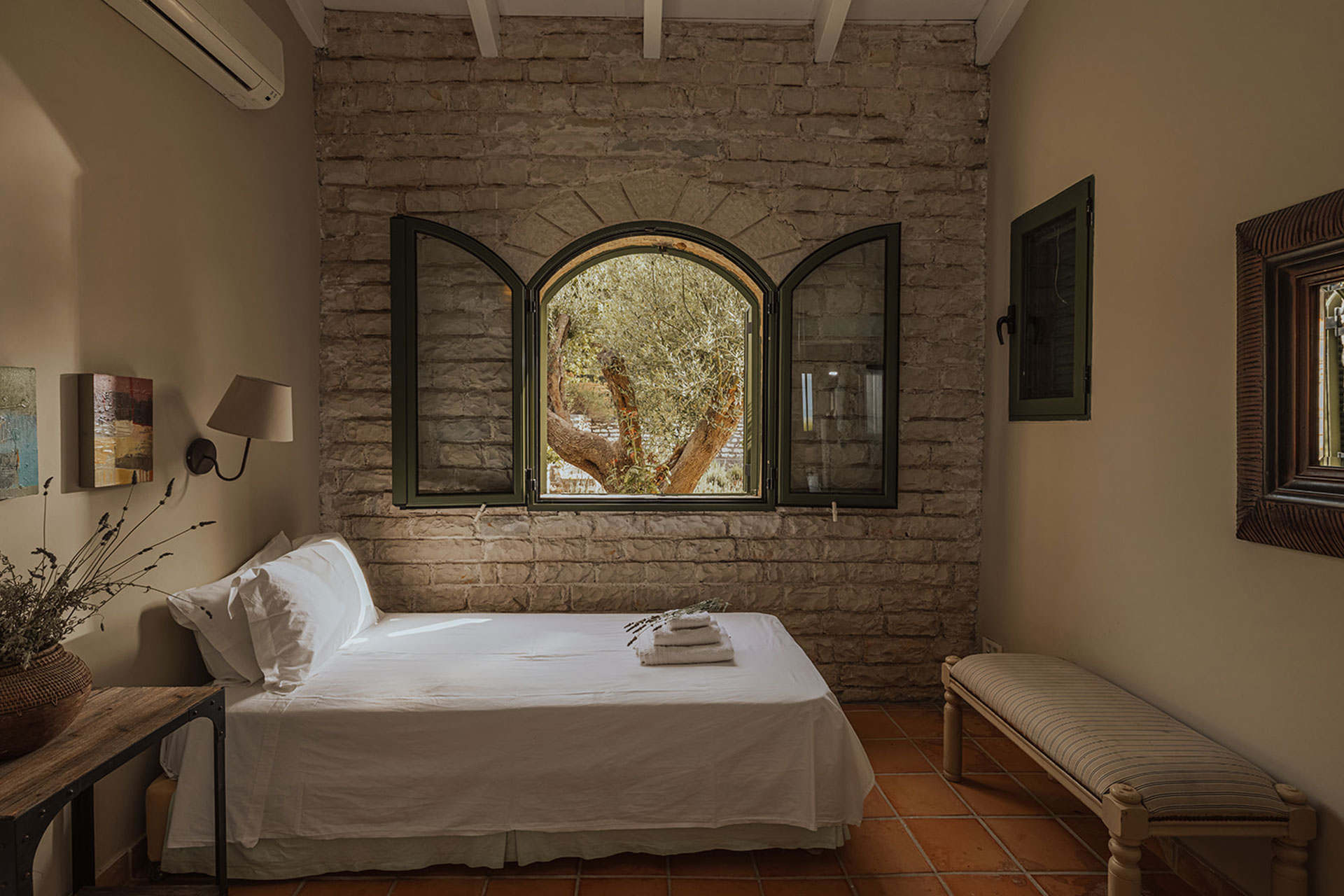 villa-amalia_villa_sparto-greece_interior-bedroom.jpg
