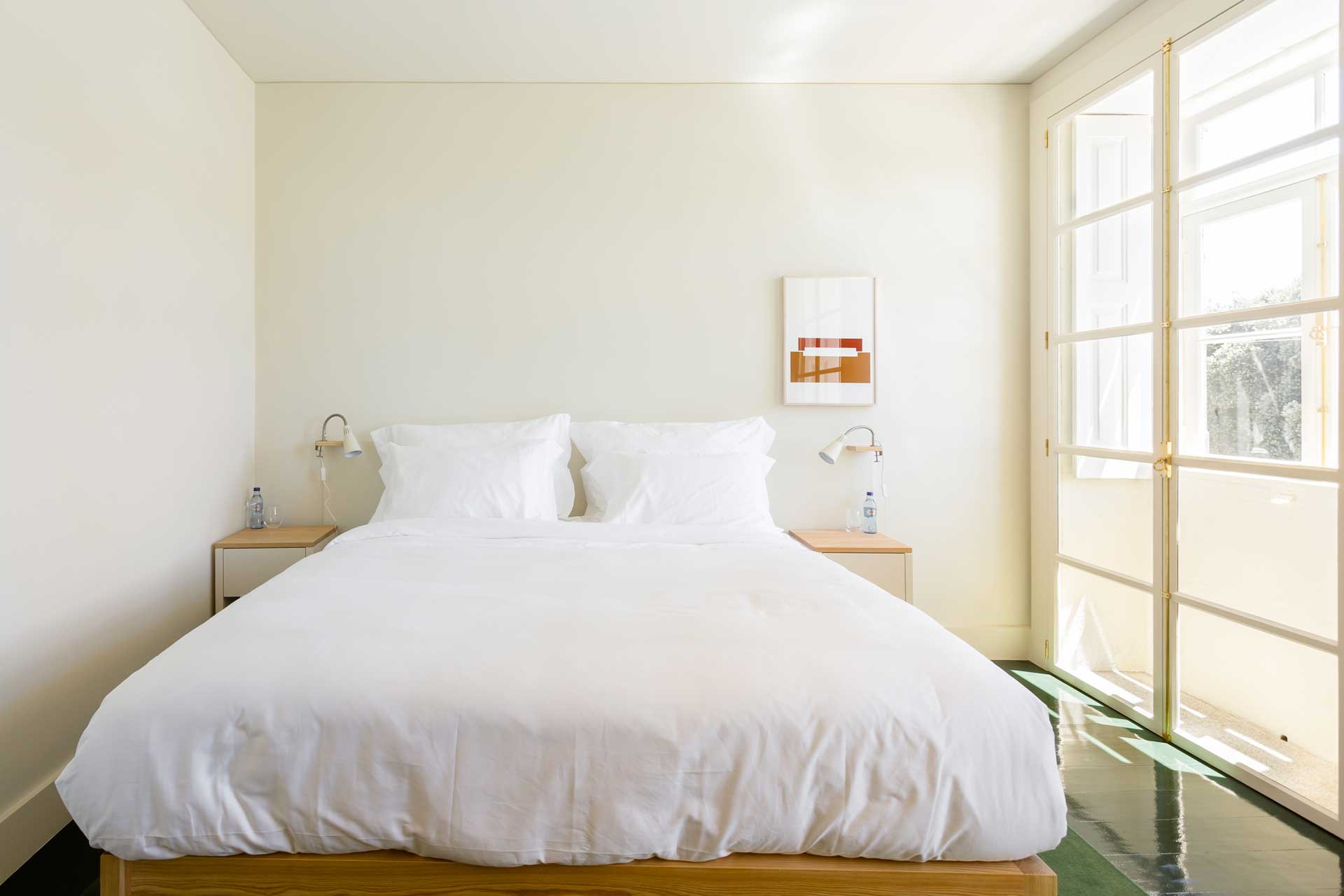 duas-portas-townhouse_small-hotel_porto-portugal_interior-bedroom-2.jpg