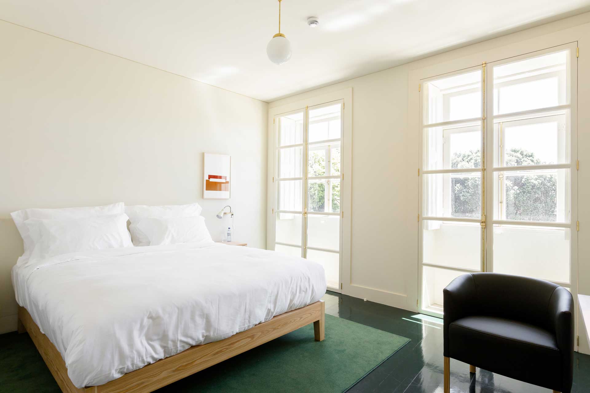 duas-portas-townhouse_small-hotel_porto-portugal_interior-bedroom-2-design-space.jpg