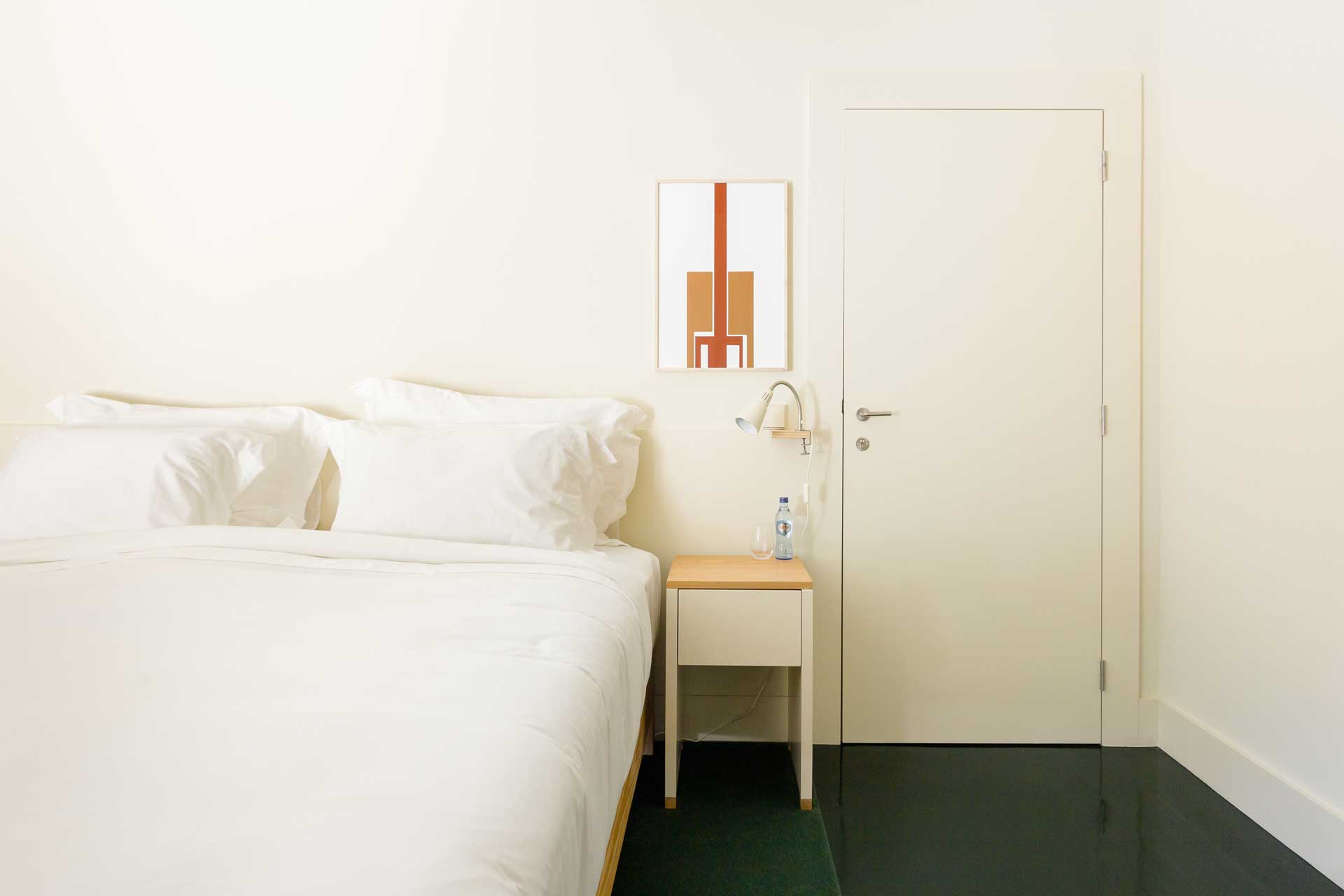 duas-portas-townhouse_small-hotel_porto-portugal_interior-bedroom-3.jpg