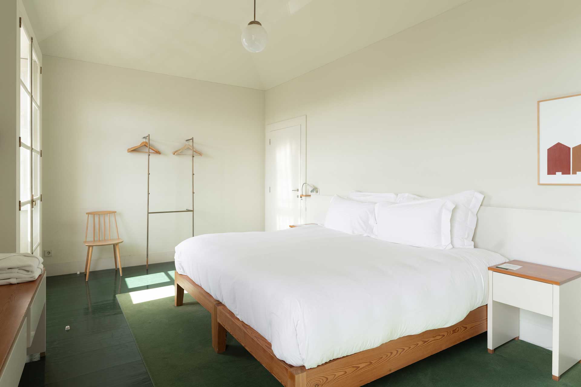 duas-portas-townhouse_small-hotel_porto-portugal_interior-bedroom-5-design.jpg