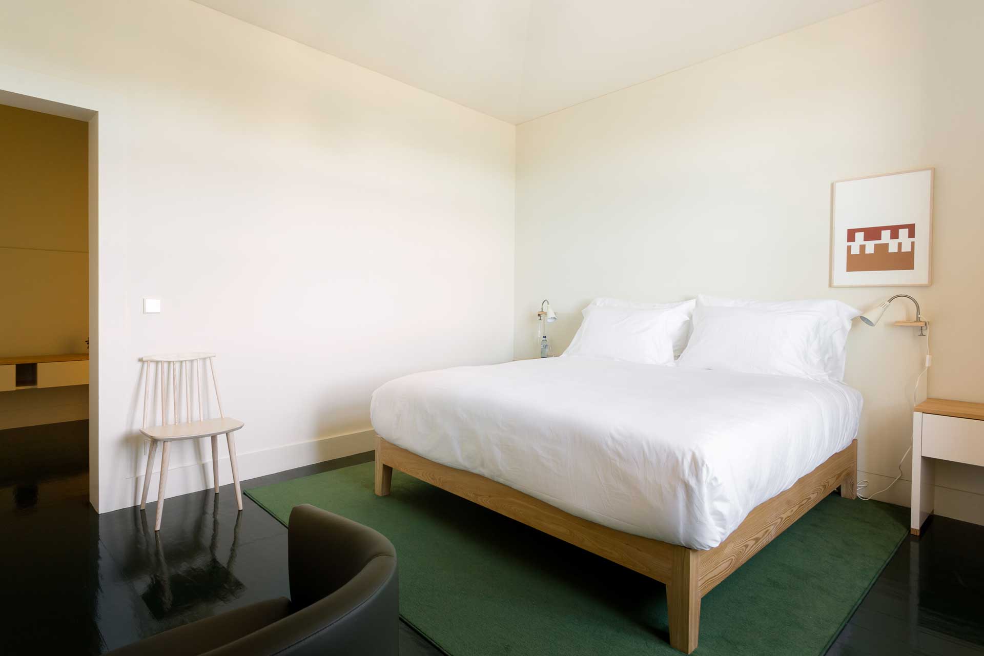 duas-portas-townhouse_small-hotel_porto-portugal_interior-bedroom-6.jpg