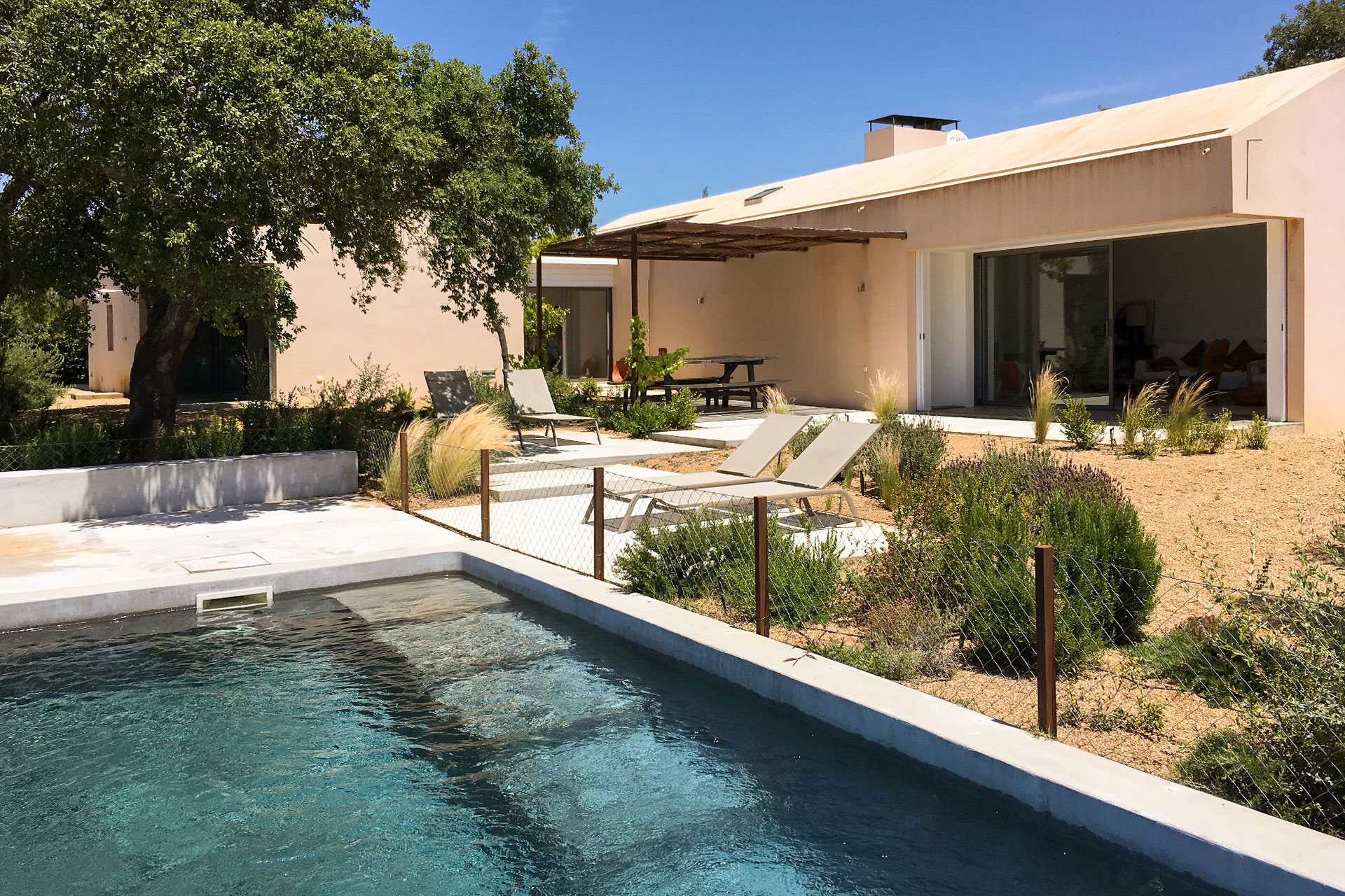the-little-orchard_villa_melides-setubal-portugal_exterior-design.jpg