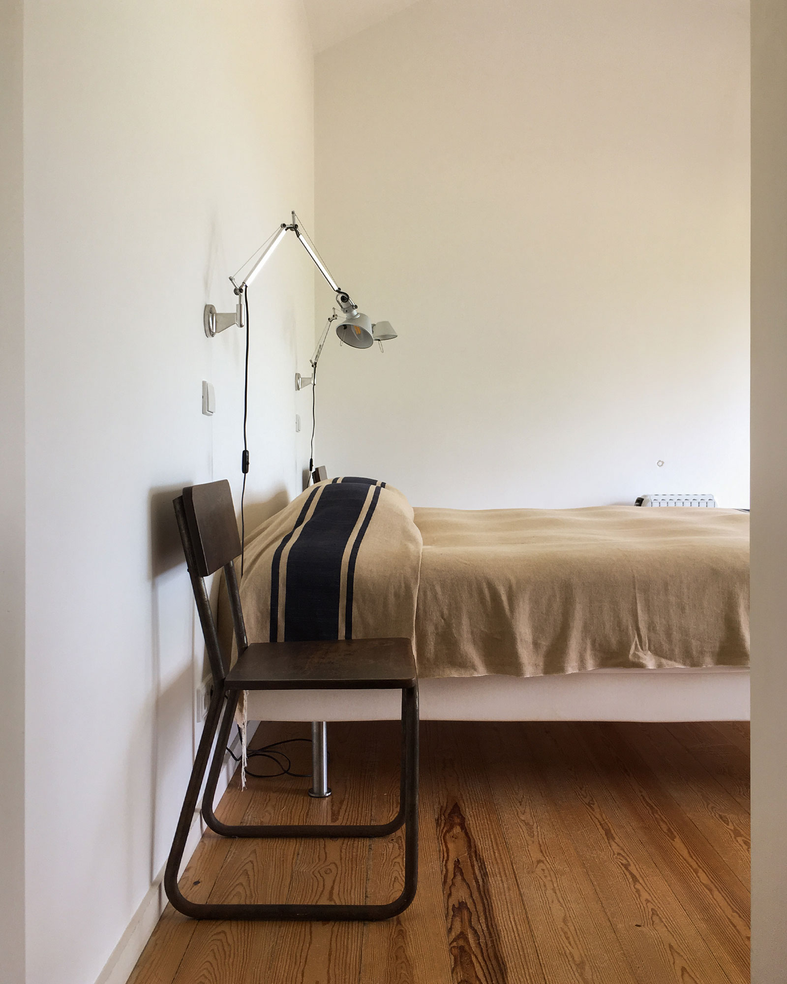 the-little-orchard_villa_melides-setubal-portugal_interior-bed.jpg