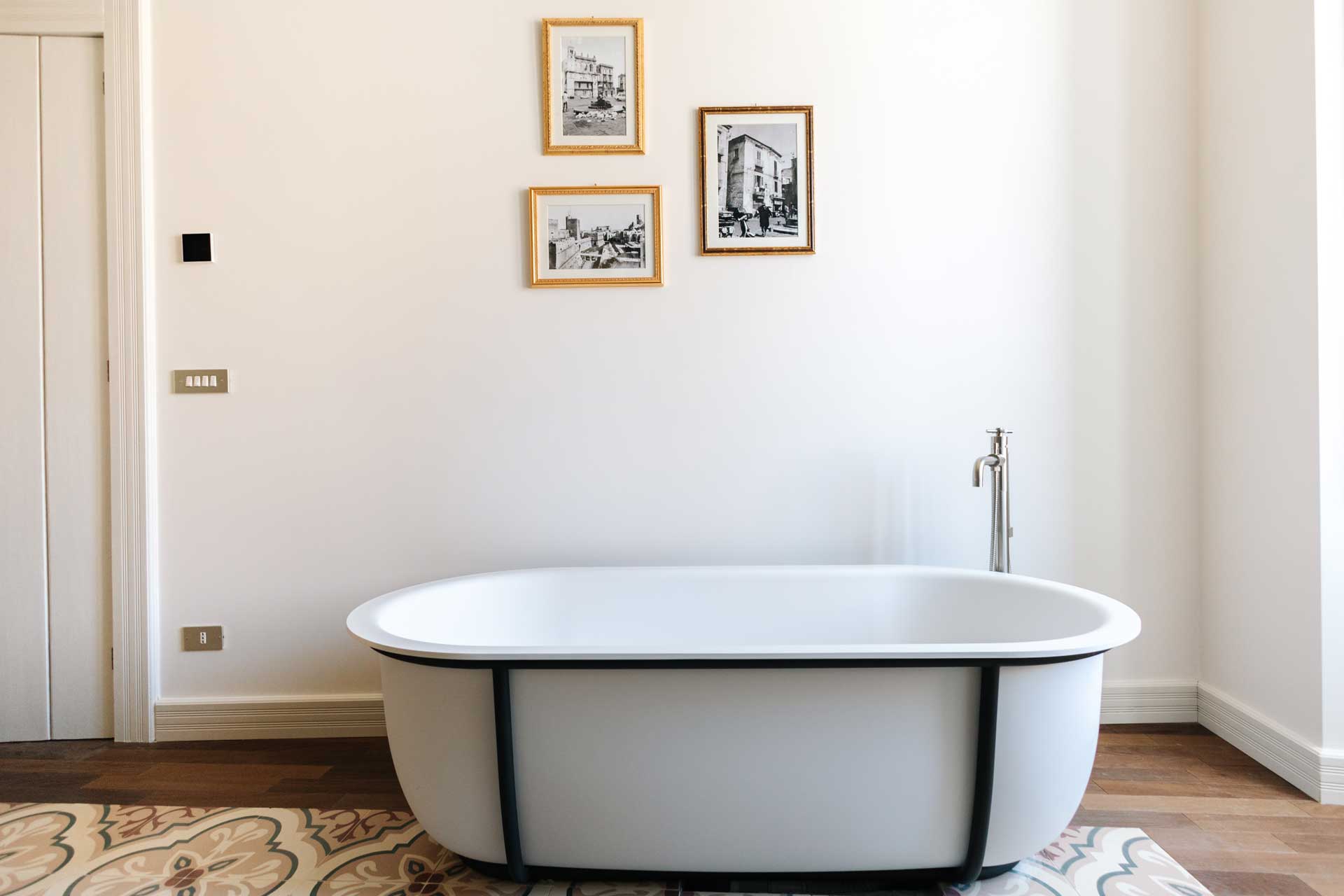 palazzina-gentile_guesthouse_puglia-italy_interior-bathtub.jpg