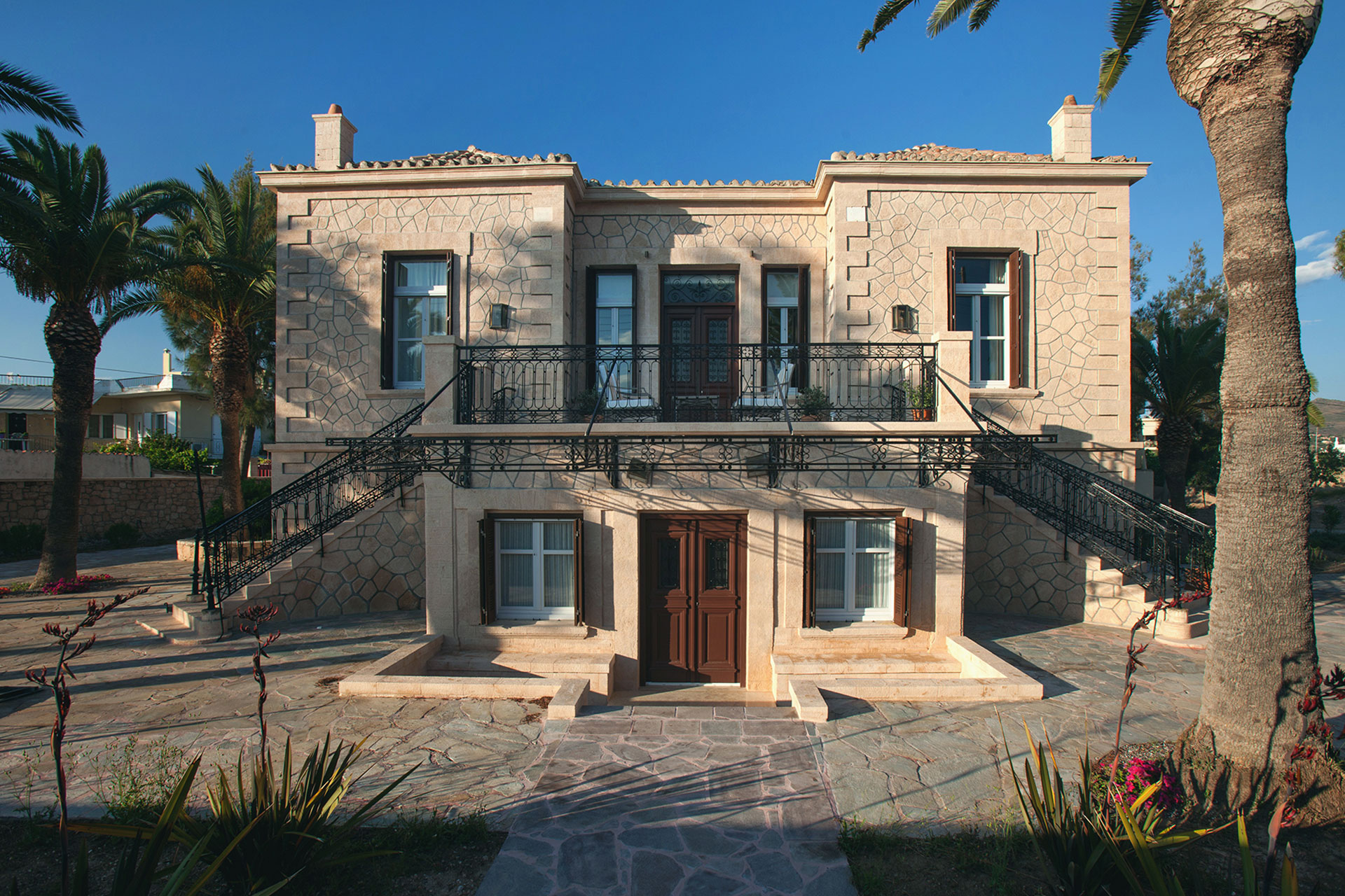 villa-vithania_villa_aegina-greece_exterior-facade.jpg