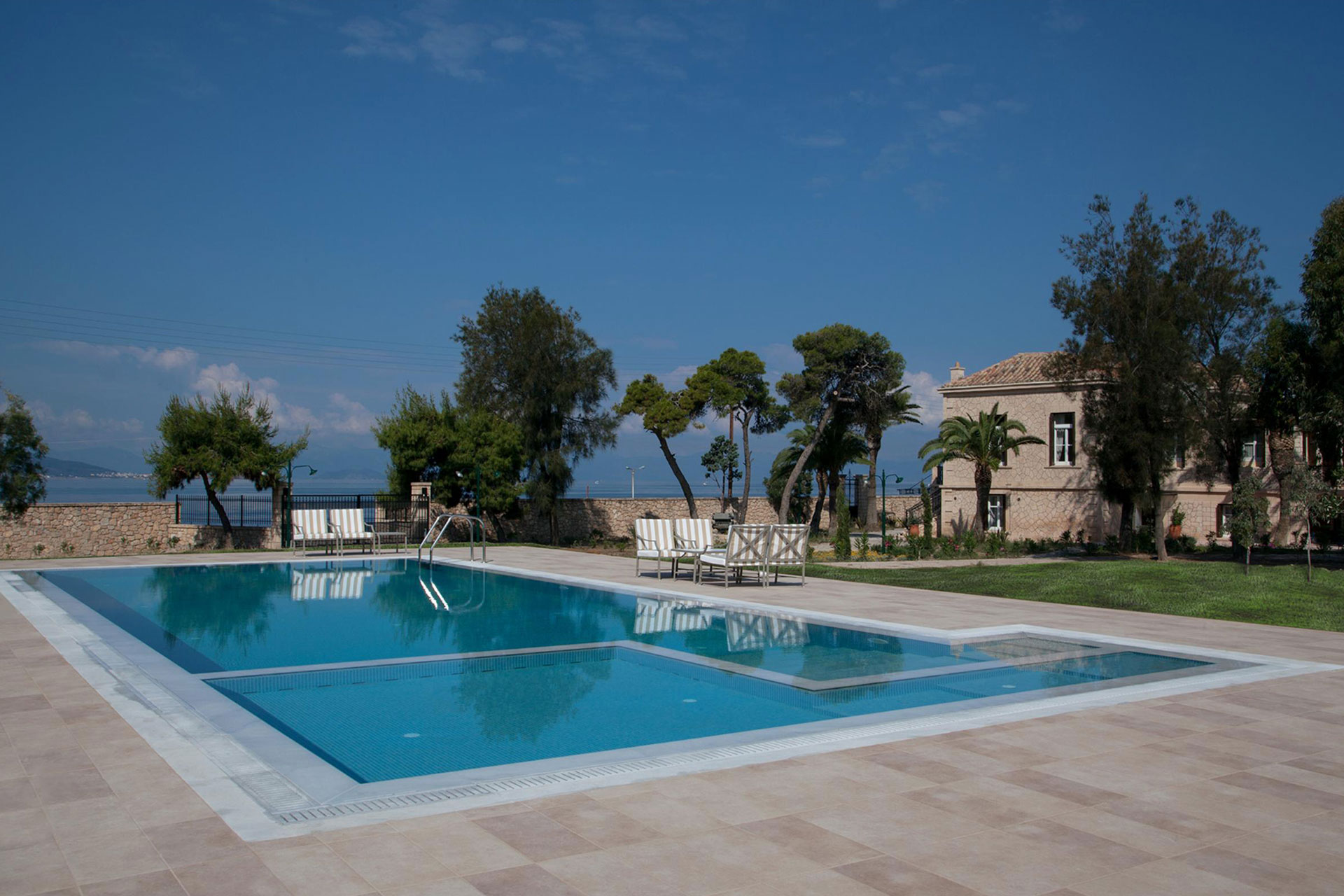 villa-vithania_villa_aegina-greece_exterior-pool.jpg
