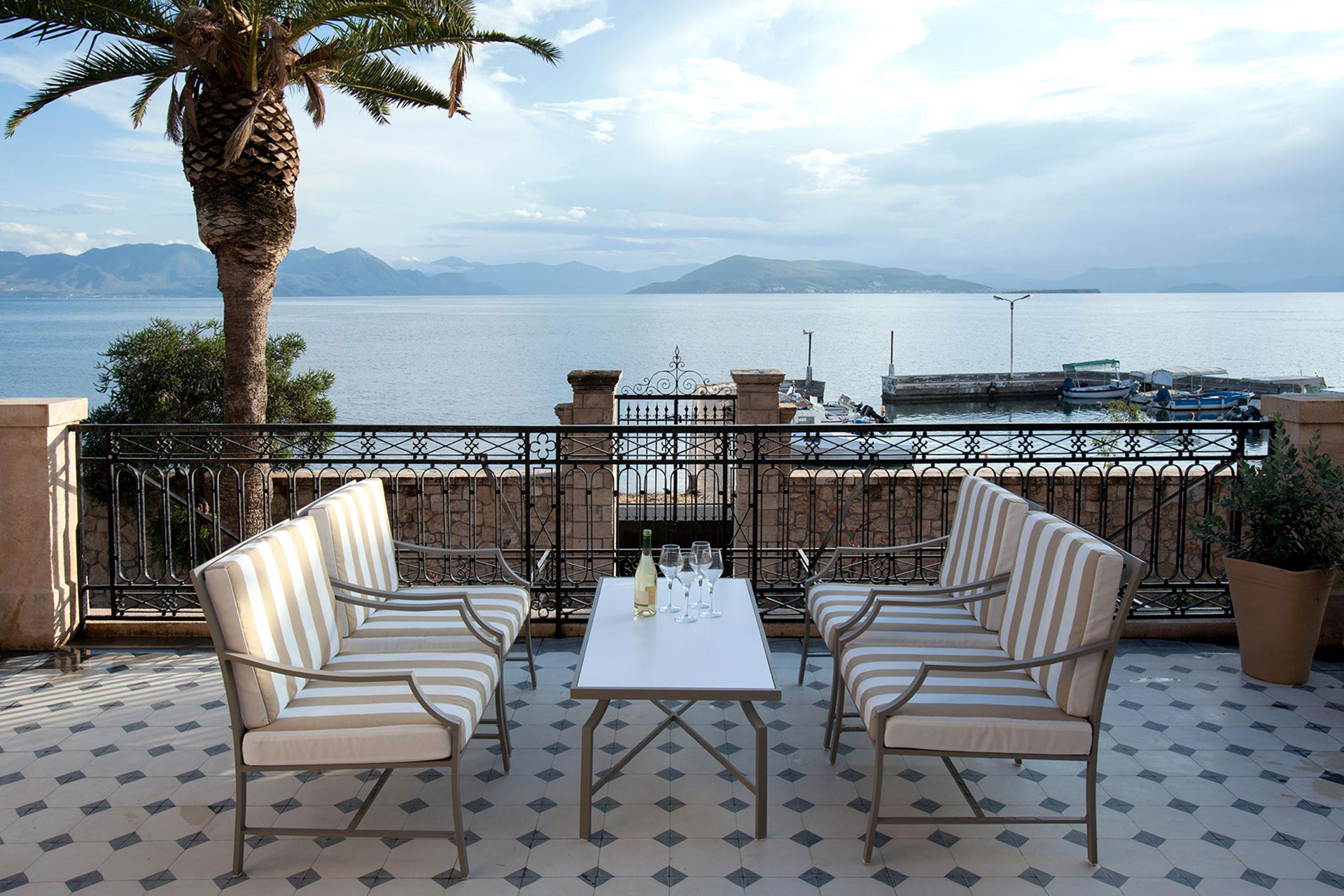villa-vithania_villa_aegina-greece_exterior-terrace.jpg