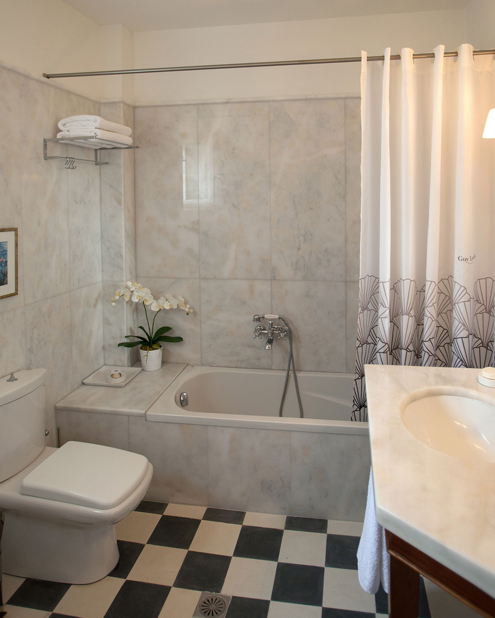 villa-vithania_villa_aegina-greece_interior-bath-room.jpg