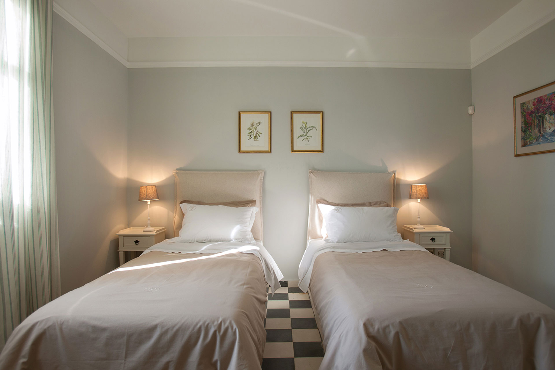 villa-vithania_villa_aegina-greece_interior-beds.jpg