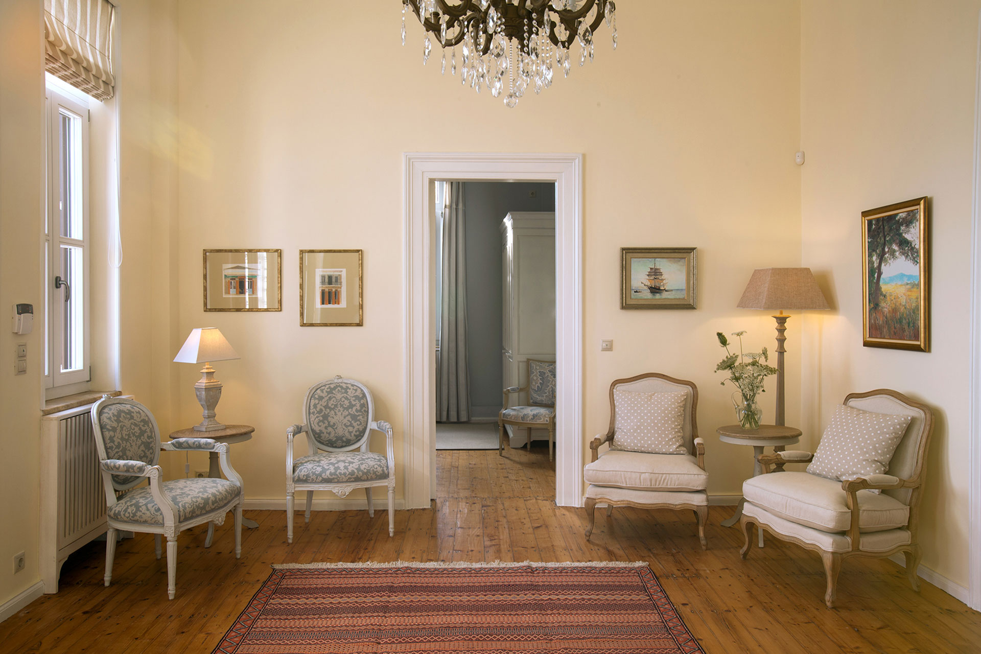 villa-vithania_villa_aegina-greece_interior-chairs.jpg