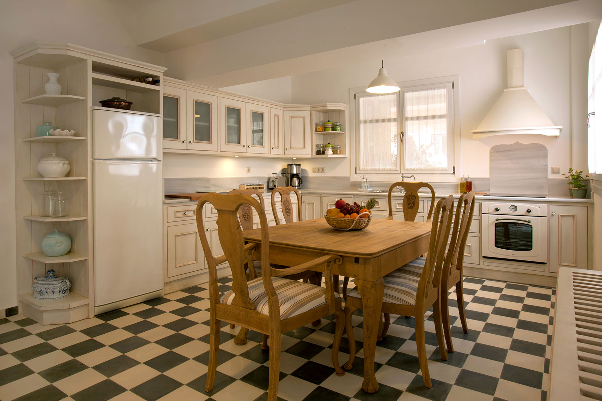 villa-vithania_villa_aegina-greece_interior-kitchen.jpg