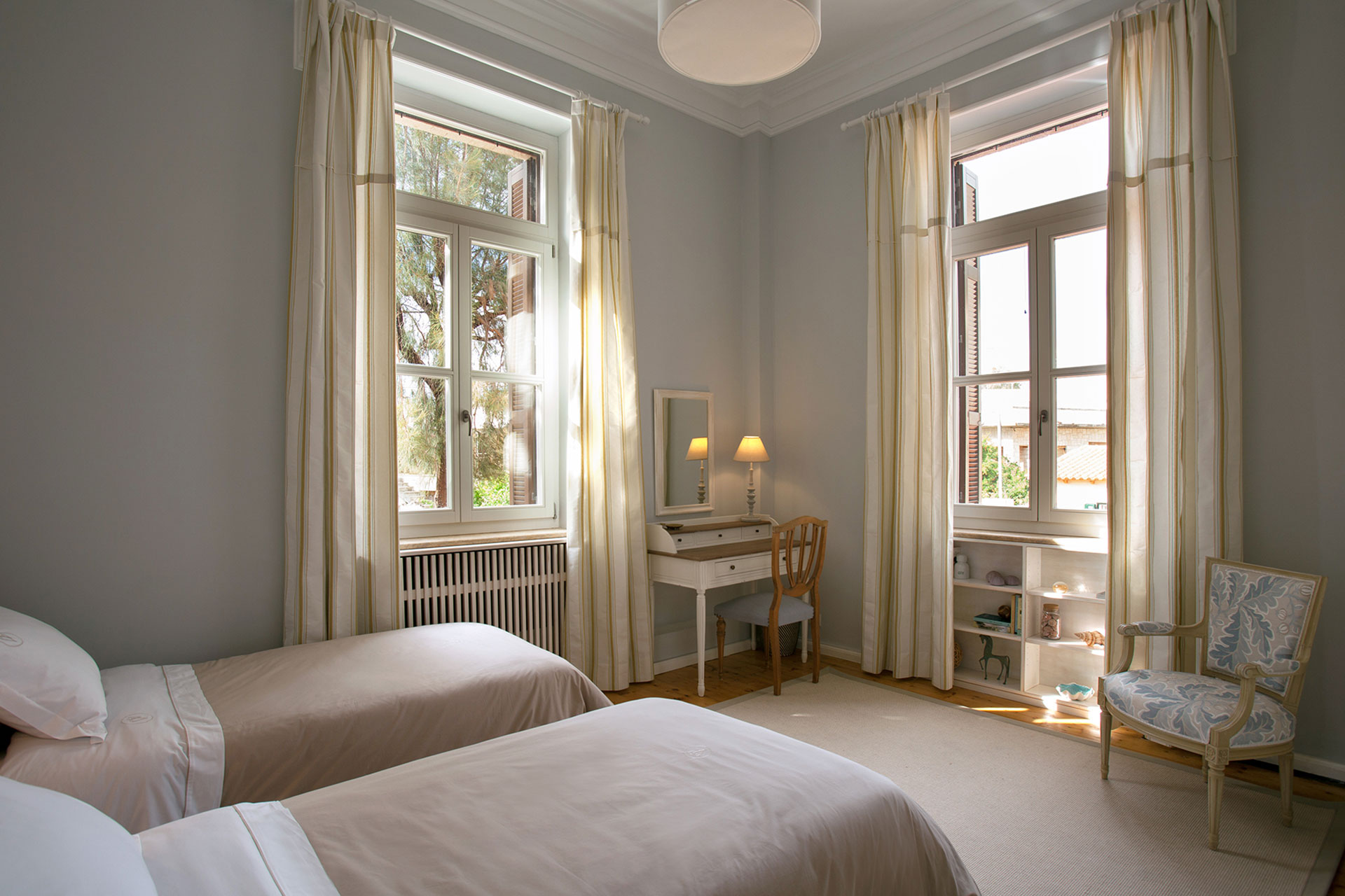 villa-vithania_villa_aegina-greece_interior-two-beds-room.jpg