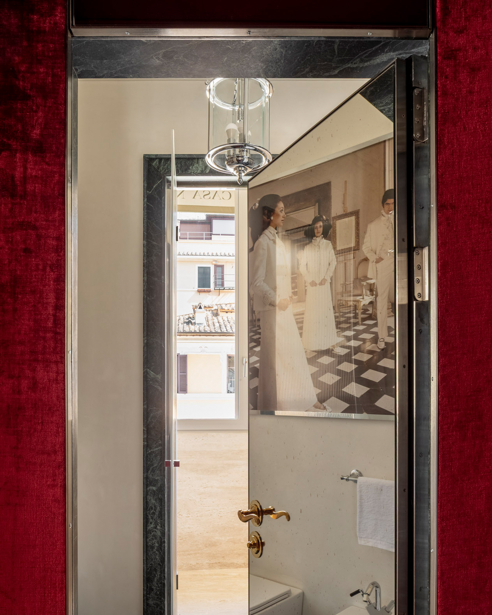 casa-naman_apartment_roma-italy_interior-janus-bathroom.jpg