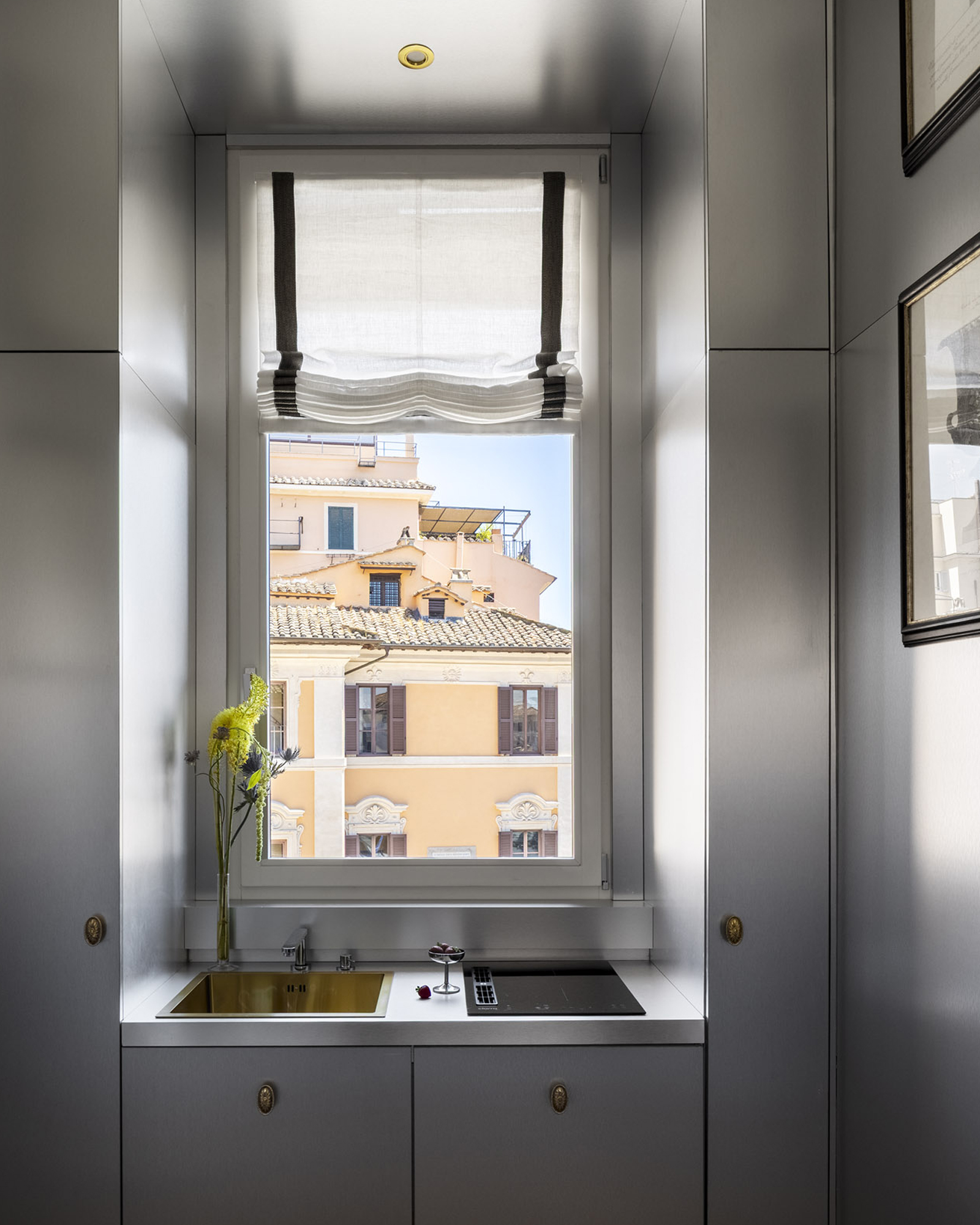 casa-naman_apartment_roma-italy_interior-janus-kitchen.jpg