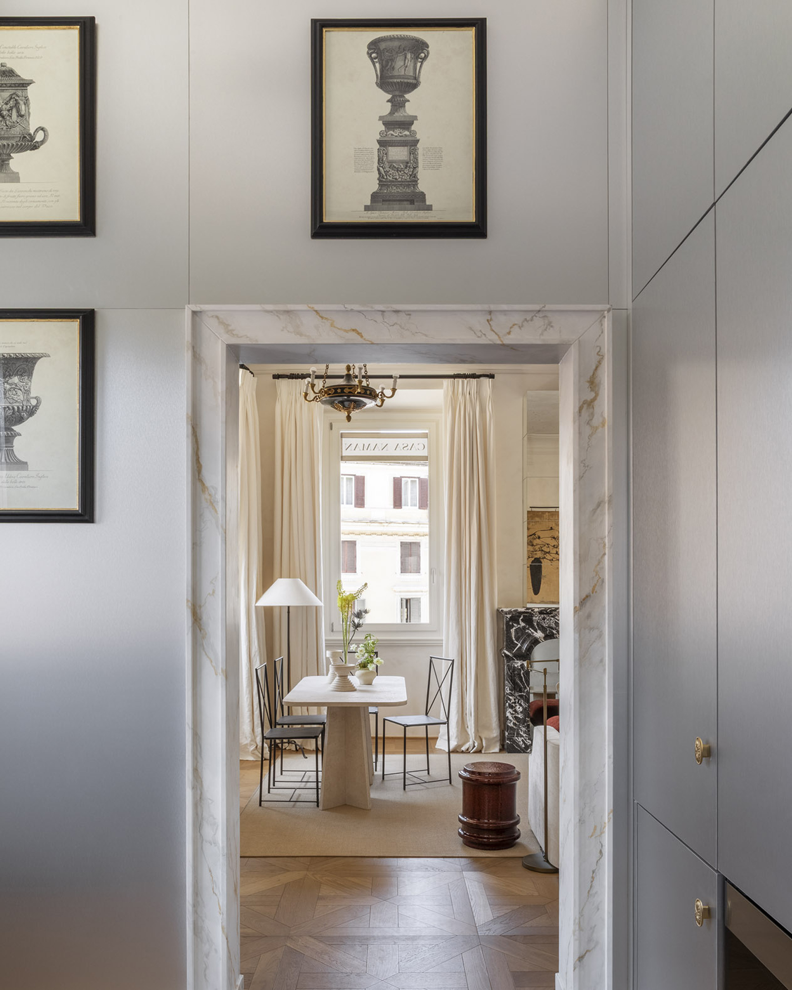 casa-naman_apartment_roma-italy_interior-janus-table.jpg