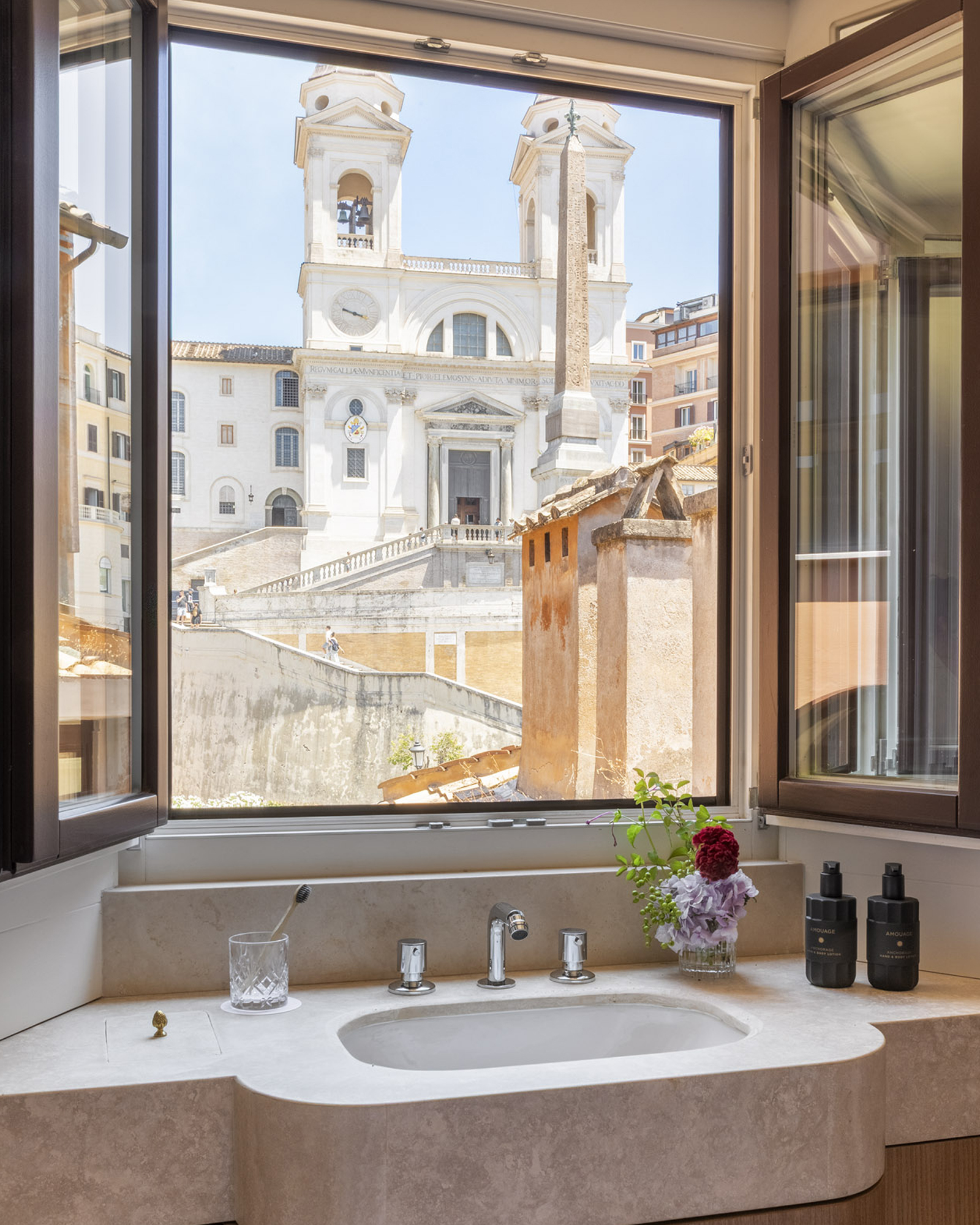 casa-naman_apartment_roma-italy_interior-vesta-bath.jpg