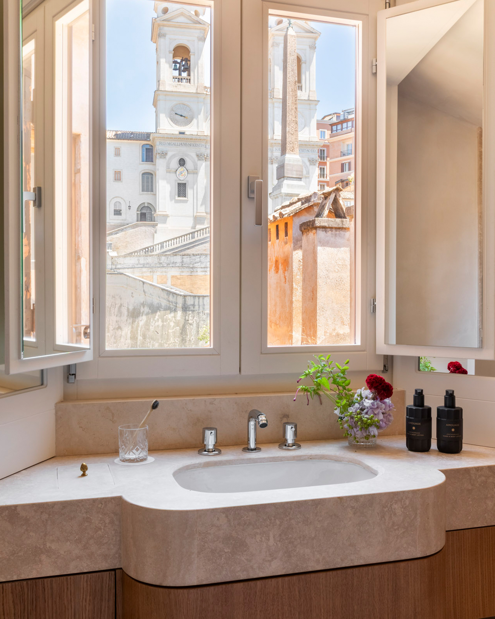 casa-naman_apartment_roma-italy_interior-vesta-bathroom-view.jpg
