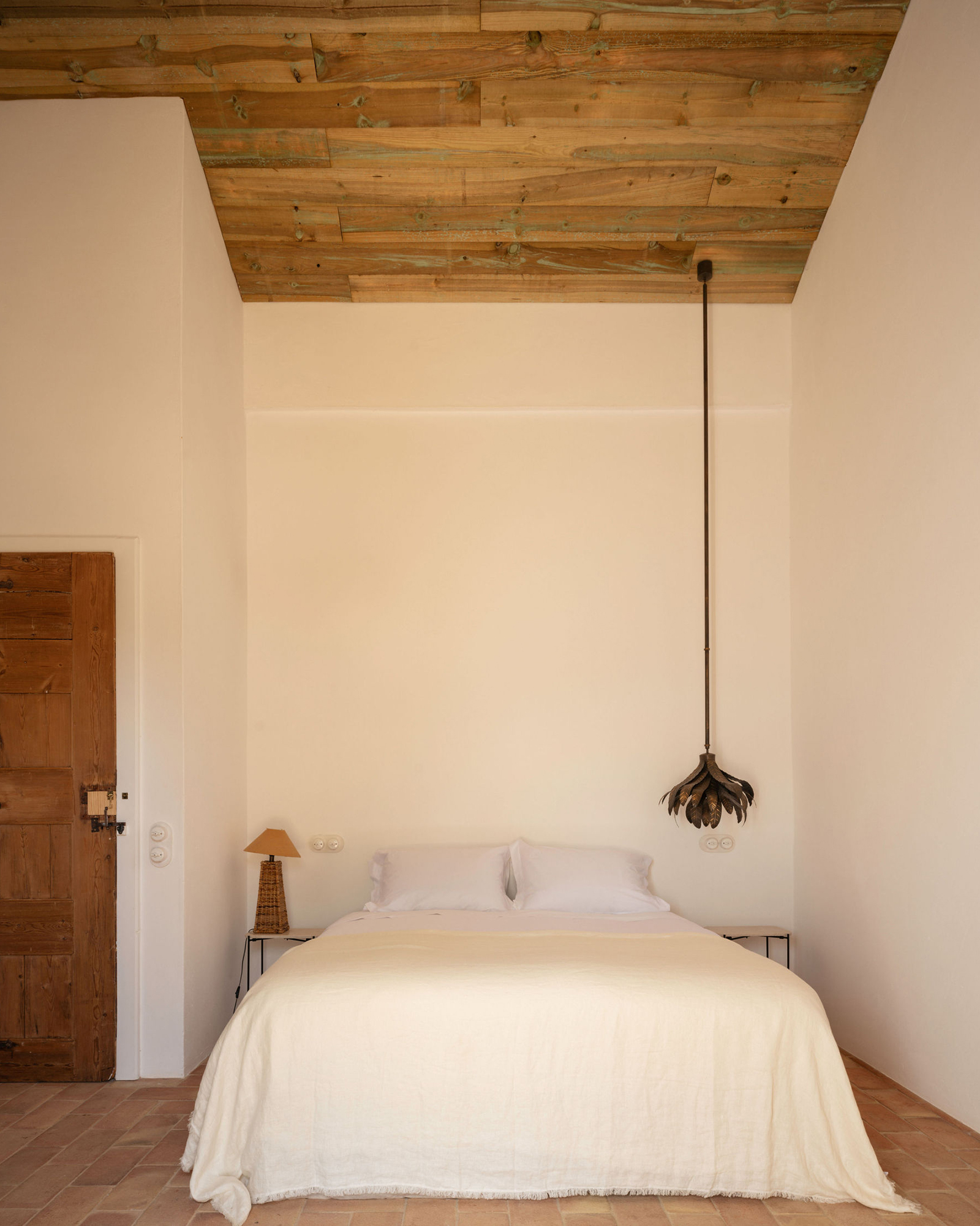 montinhos_estate_setubal-portugal_casa-de-cima-bed-room.jpg
