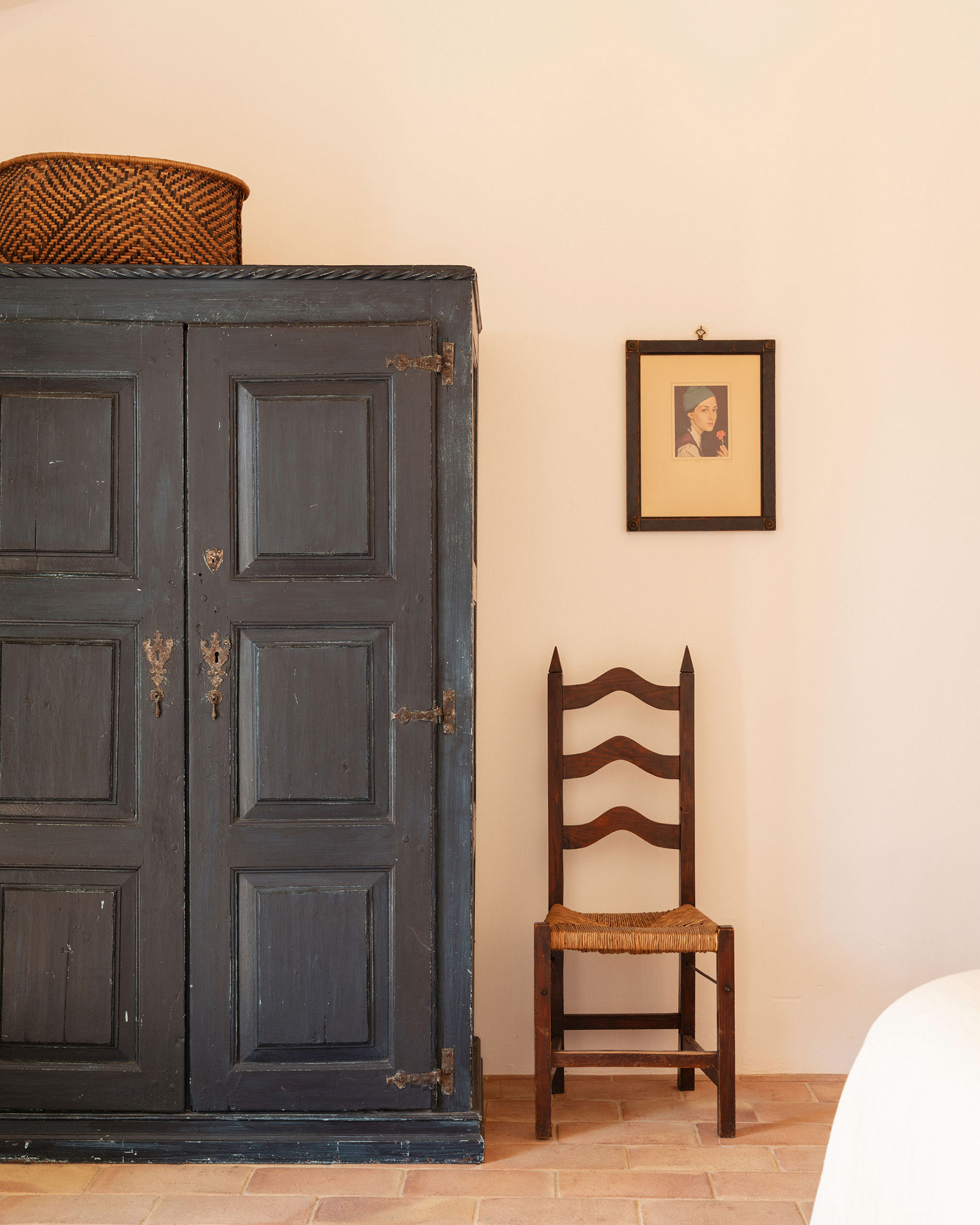 montinhos_estate_setubal-portugal_casa-de-cima-chair.jpg