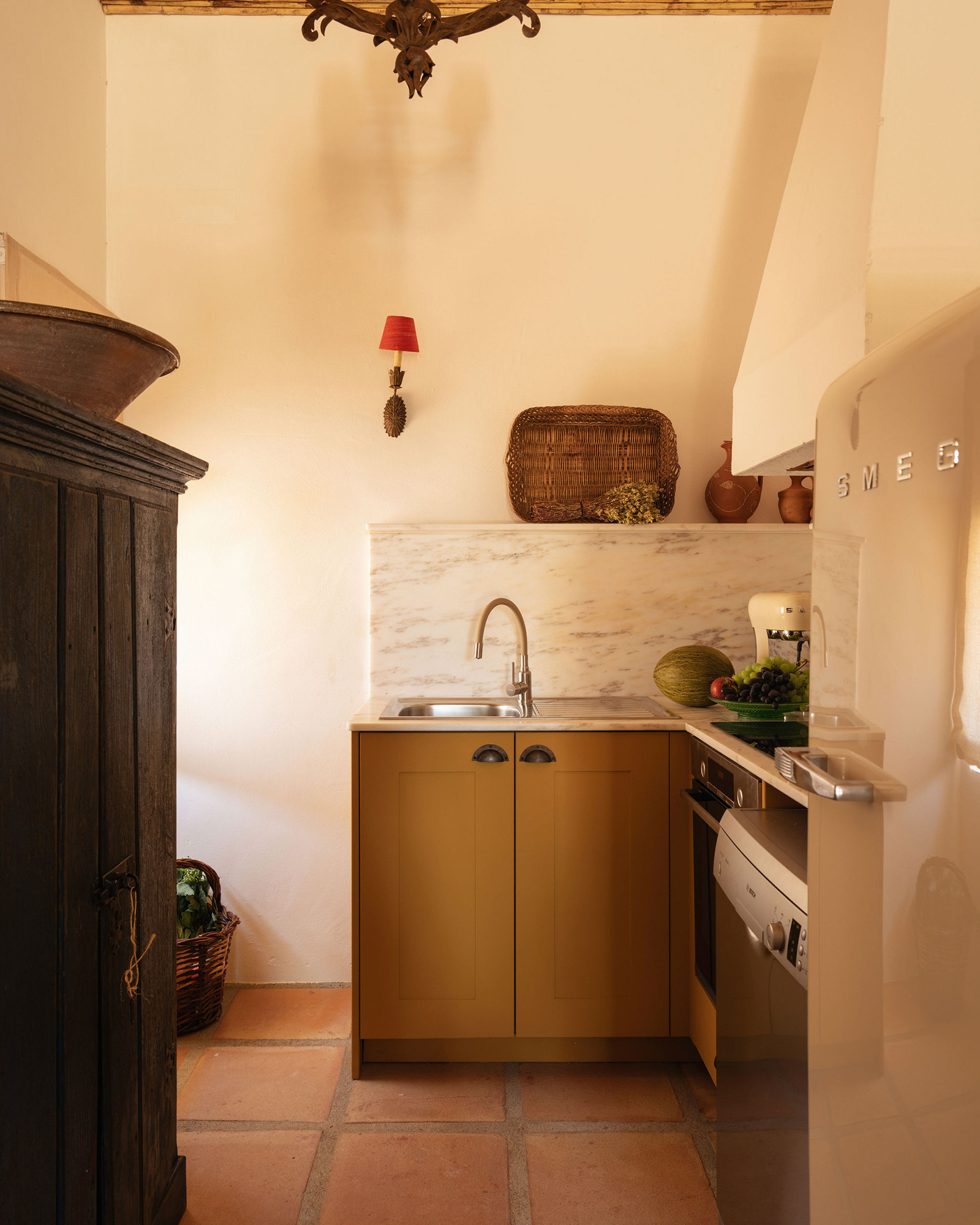 montinhos_estate_setubal-portugal_casa-de-cima-kitchen.jpg