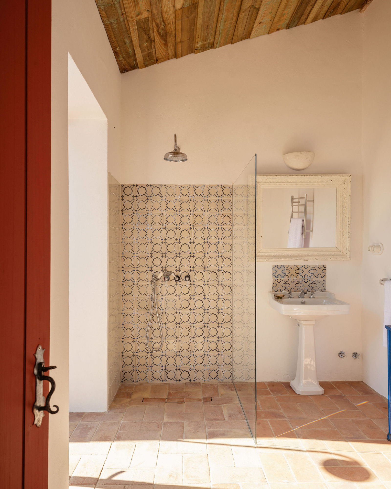montinhos_estate_setubal-portugal_patio-do-leoureiro-bathroom.jpg