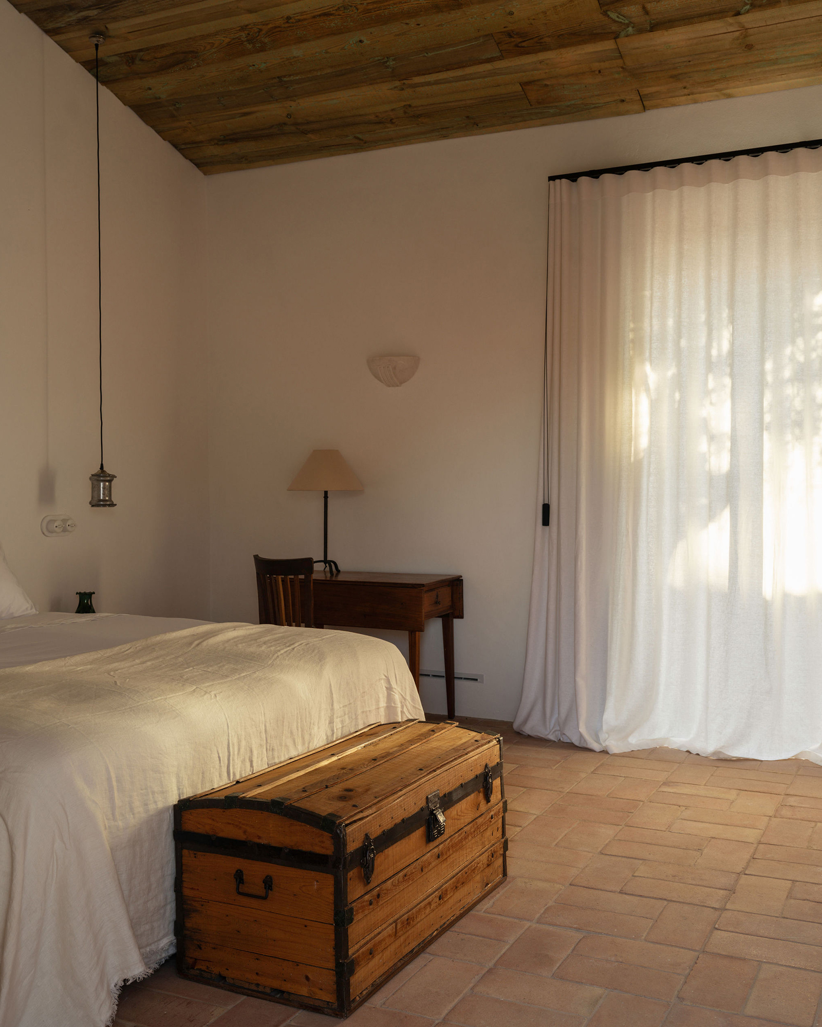 montinhos_estate_setubal-portugal_patio-do-leoureiro-bed-room.jpg