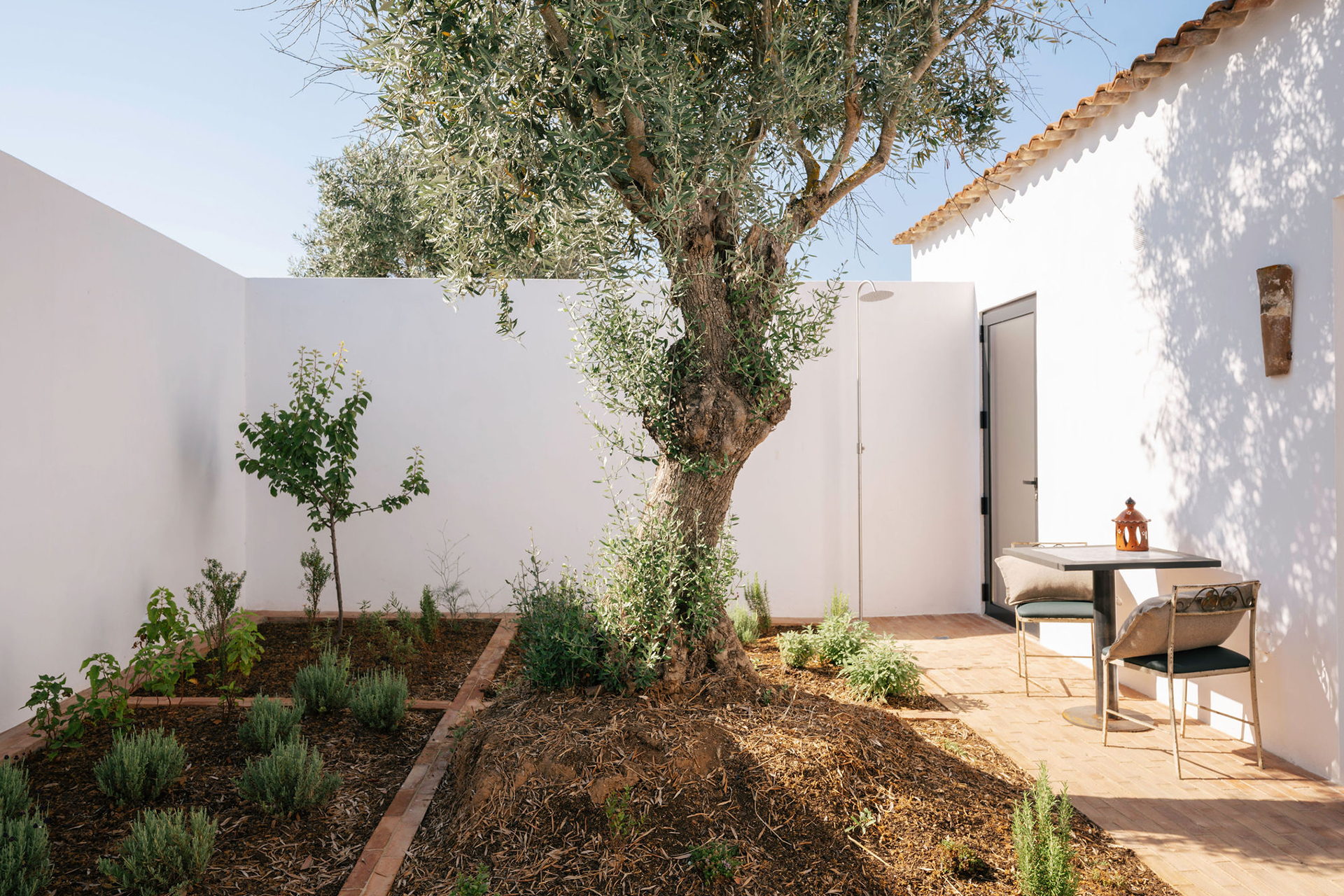 montinhos_estate_setubal-portugal_patio-do-leoureiro-patio.jpg