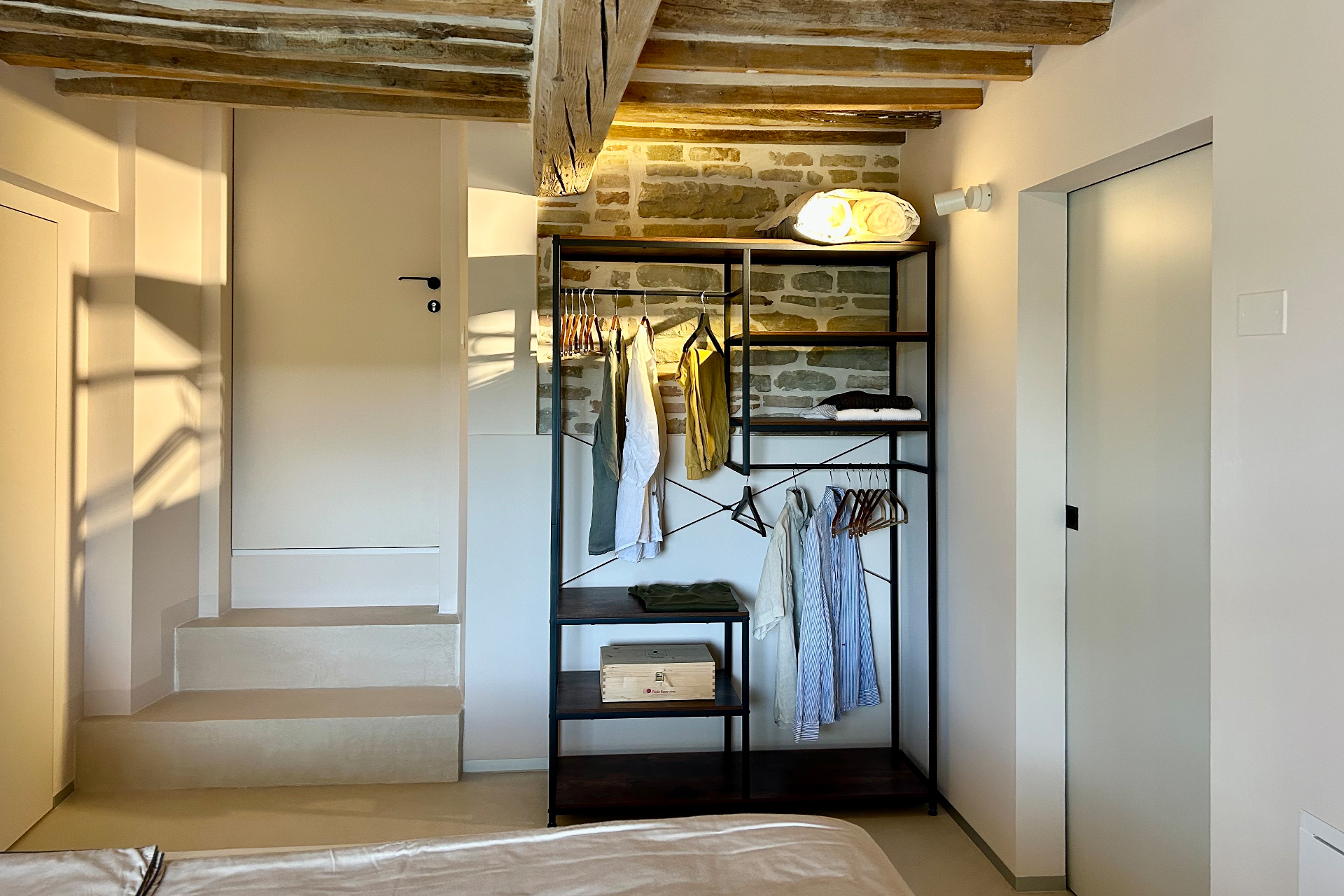 casa-fugiano_farmhouse_marche-italy_terra-interior-bedroom.jpg