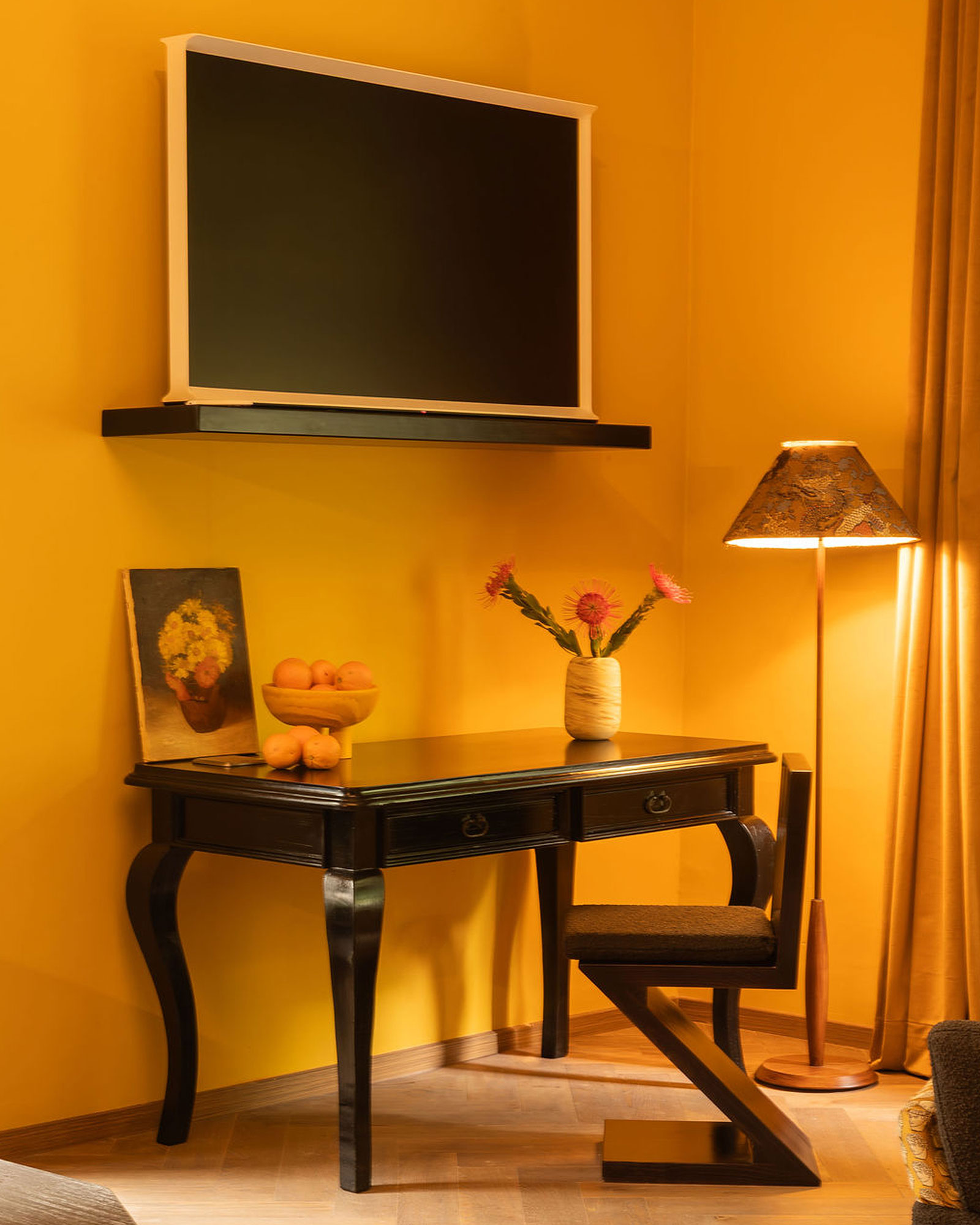 maison-lezard_small-hotel_cdmx-mexico_interior-aura-desk.jpg