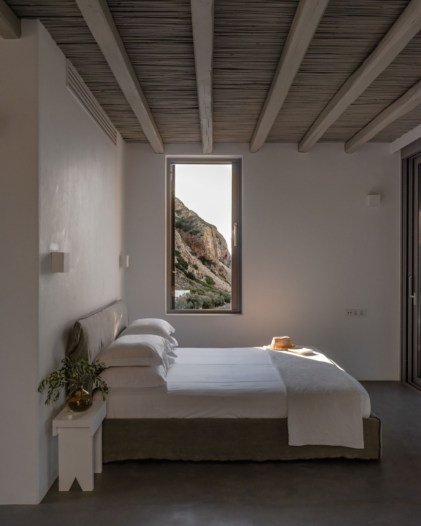skinopi-lodge_villas_greece-villa-almyra-1.jpg